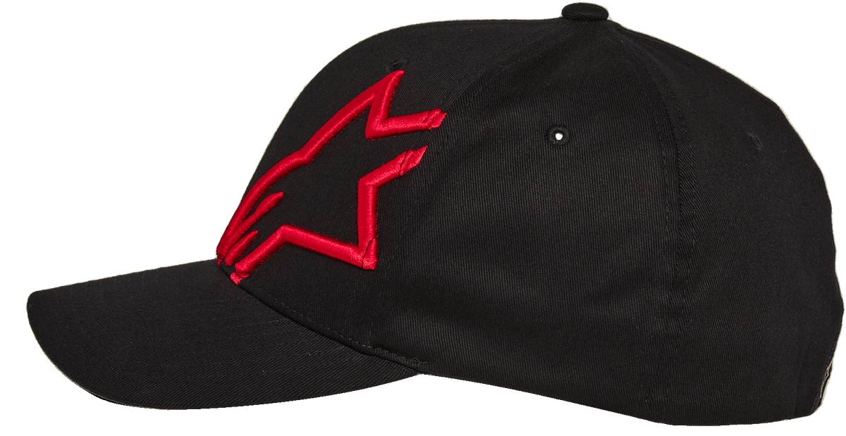 Alpinestars Corp Shift 2 pet met gebogen klep, zwart met rood geborduurd sterlogo, zijprofiel, Flexfit baseballcap, casual motorsport sportkleding
