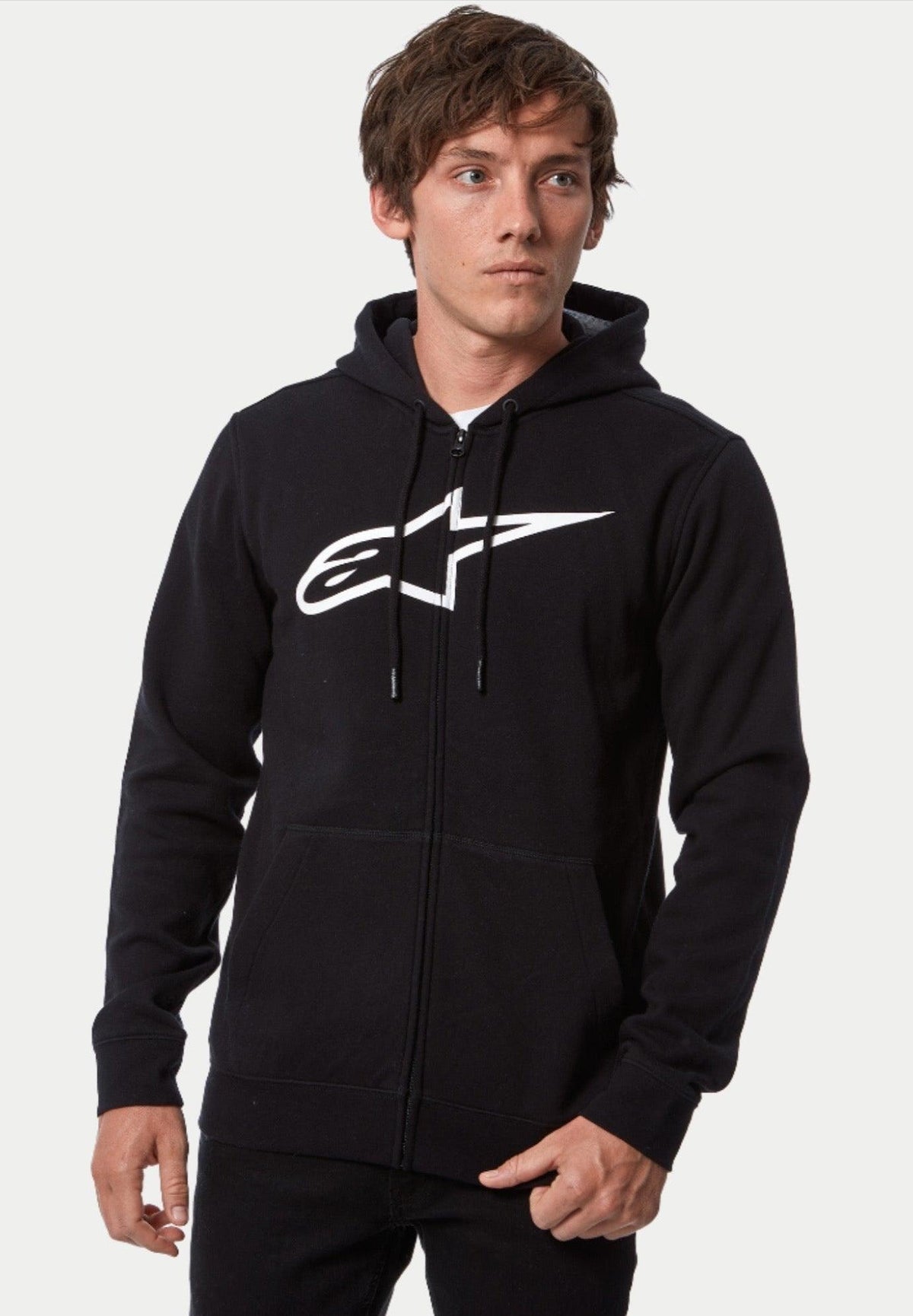 Alpinestars Ageless Zip V3 Hoodie, Kapuzenjacke mit Reißverschluss, Schwarz und Weiß, mit großem weißen Alpinestars Brustlogo, Kapuze mit Kordelzug und durchgehendem Reißverschluss, lässige Lifestyle-Streetwear
