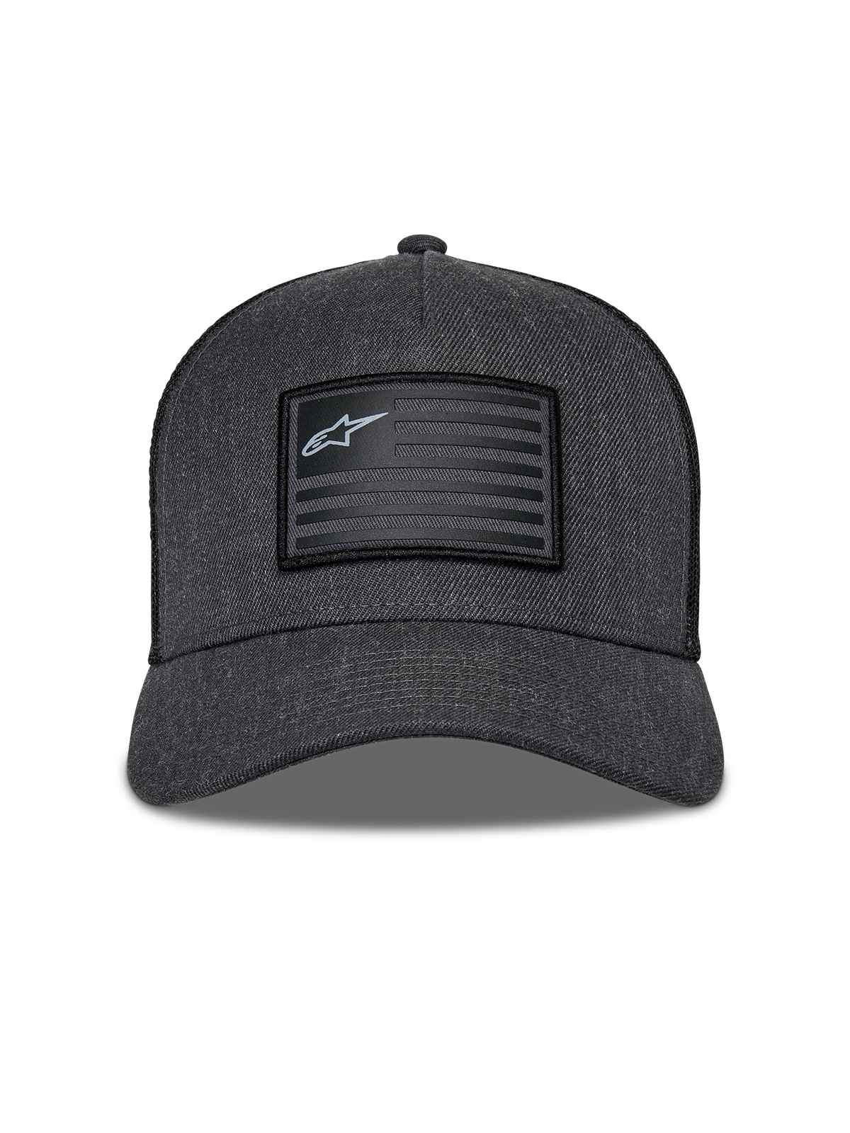 Casquette Snapback Flag Alpinestars, gris anthracite chiné et noir, vue de face avec couronne structurée et visière courbée, patch rectangulaire style drapeau avec logo Alpinestars et rayures, streetwear décontracté motorsport
