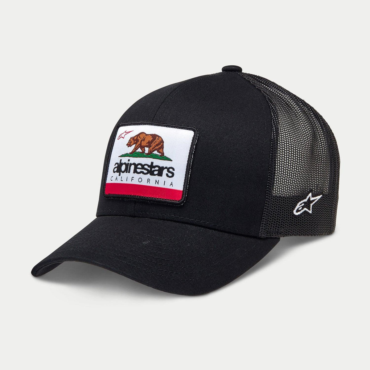 Alpinestars Cali 2.0 Mütze, schwarze Trucker-Cap, gewebter Aufnäher mit Kalifornien-Bär und Alpinestars-Branding, gebogener Schirm, atmungsaktive Mesh-Rückseite, weiß besticktes Stern-Logo an der Seite