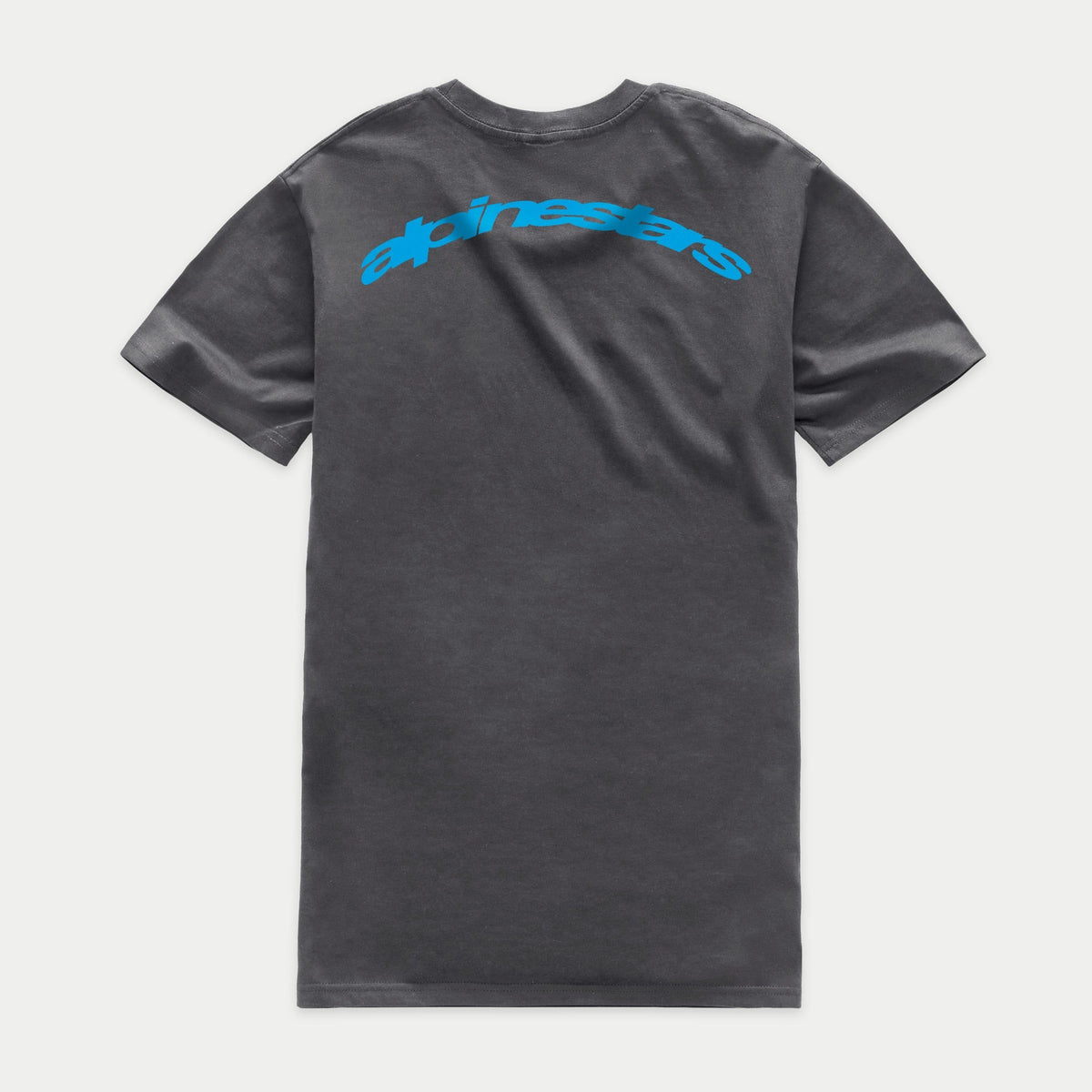 Alpinestars Horizon CSF Tee, kurzärmeliges T-Shirt, Anthrazit, Rückansicht mit blauem, bogenförmigem Alpinestars-Schriftzug über den Schultern, lässige Sportbekleidung