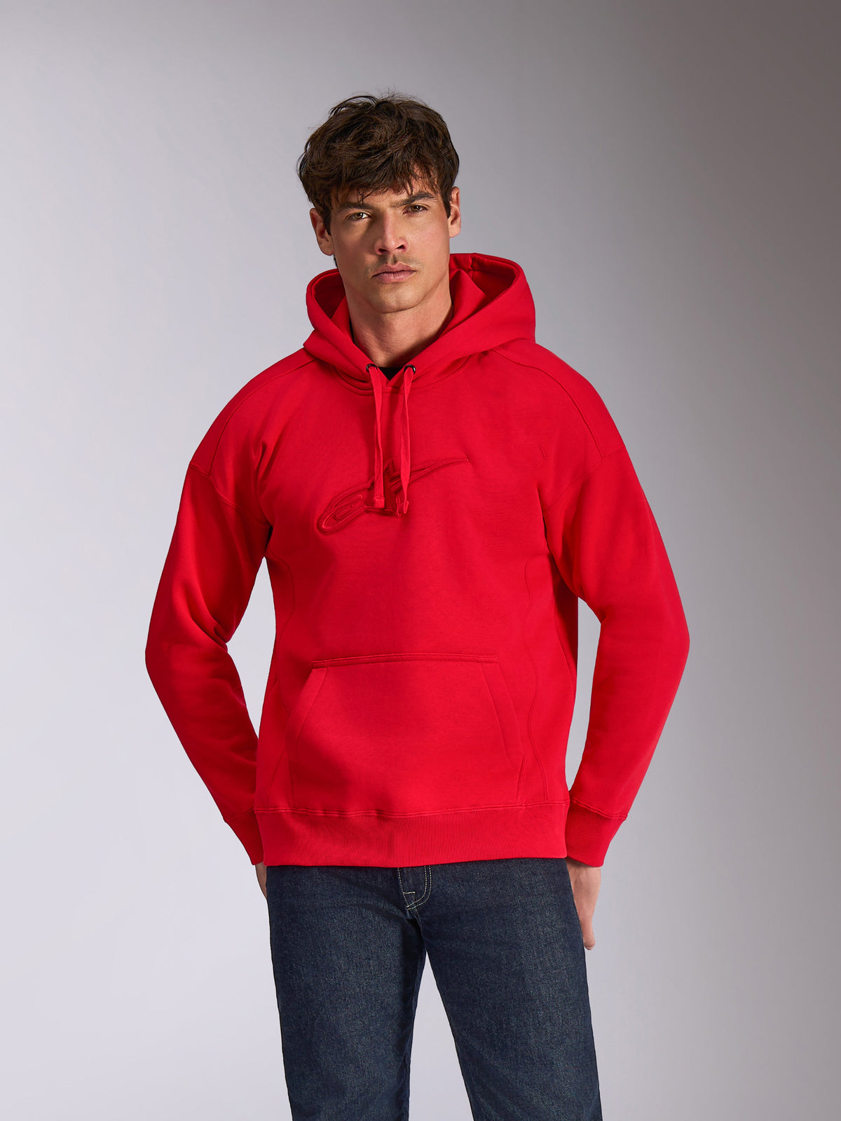 Alpinestars Emergent Oversized Hoodie, roter Kapuzenpullover, mit tonalem 3D-besticktem Astars-Logo auf der Brust, Kängurutasche, Oversized-Passform, lässige vom Motorsport inspirierte Streetwear