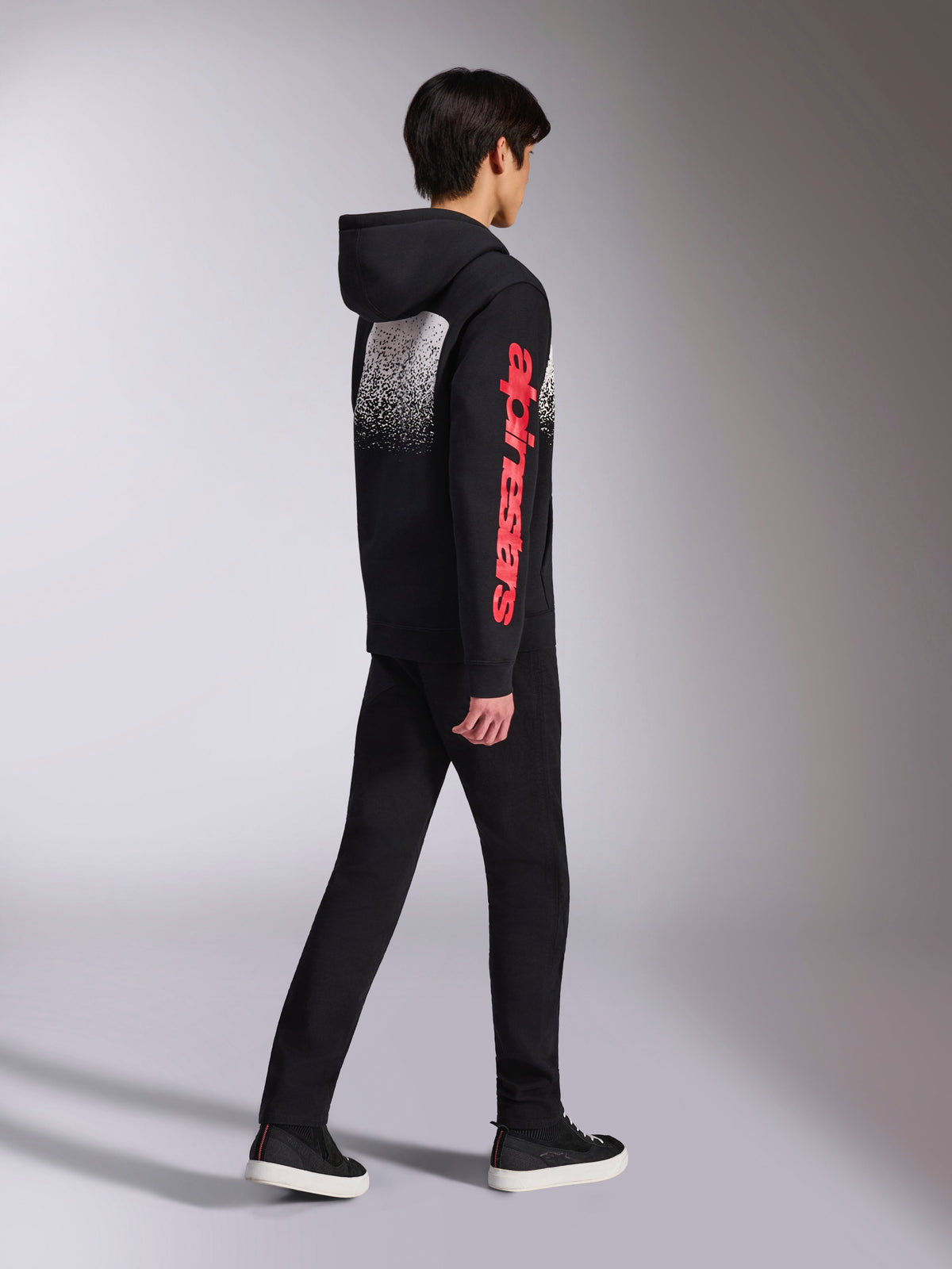 Sweat à capuche Alpinestars Obsessed, sweat à capuche en polaire, noir, logo Alpinestars rouge sur la manche et graphisme blanc en dégradé au dos, streetwear décontracté inspiré du sport automobile