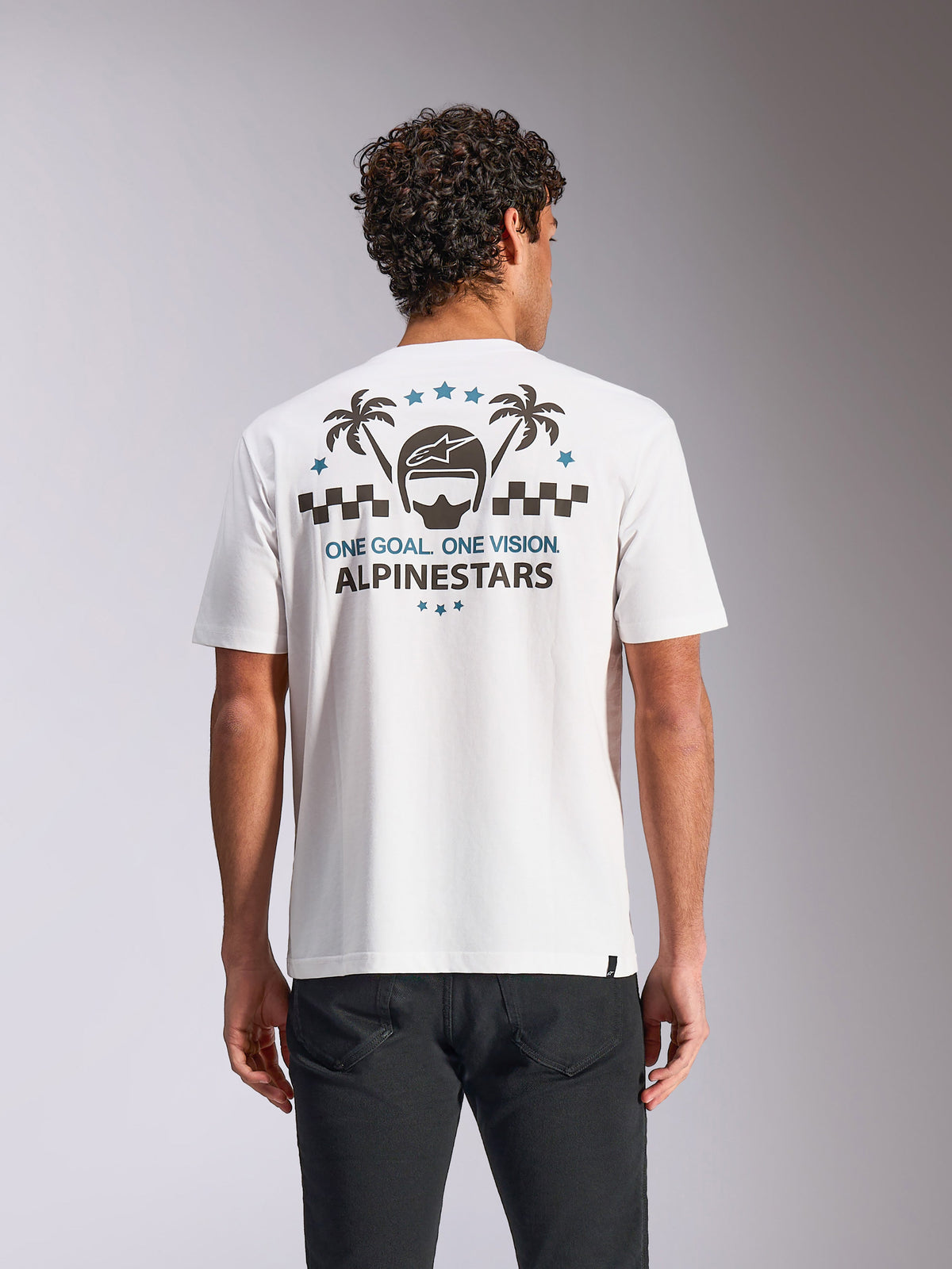 Alpinestars Order CSF Tee, T-shirt met korte mouwen, wit, achteraanzicht met helm- en palmboomgraphic en de tekst 'ONE GOAL. ONE VISION.', casual motorsport streetwear