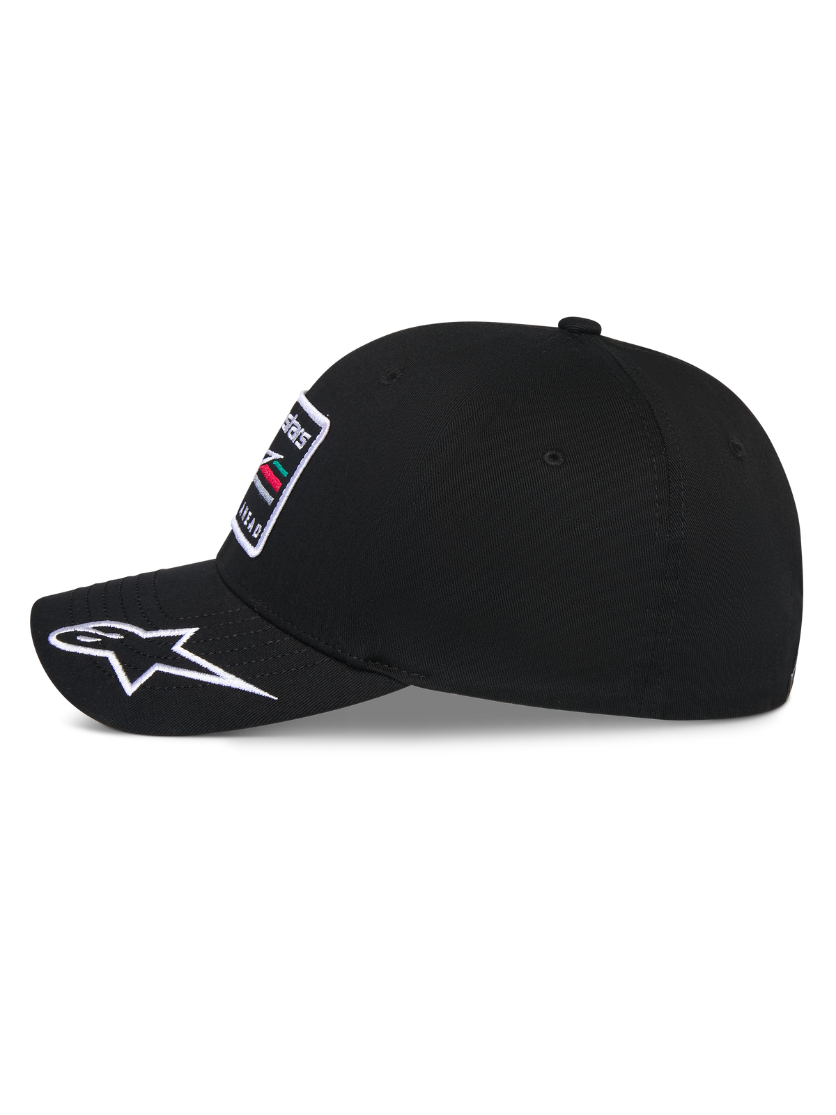Alpinestars Surpass pet, baseballcap, zwart, zijaanzicht met gebogen klep en wit geborduurd Astars-logo, gestructureerde kroon met geborduurde patch aan de voorkant, casual motorsport-geïnspireerde pet