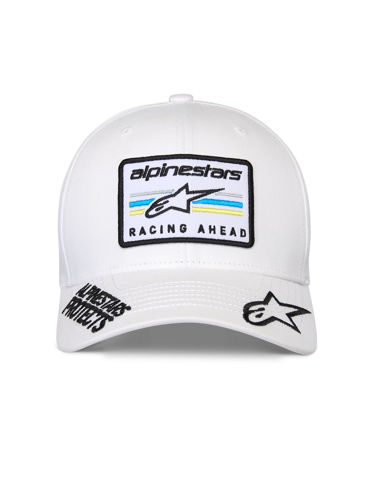 Alpinestars Surpass Mütze, weiße Baseballkappe, gebogener Schirm mit strukturierter Krone, zentraler Aufnäher vorne mit „alpinestars“-Branding und „RACING AHEAD“-Schriftzug über blau-gelben Streifen, schwarz bestickte Logos auf dem Schirm, lässige Motorsport-Kopfbedeckung