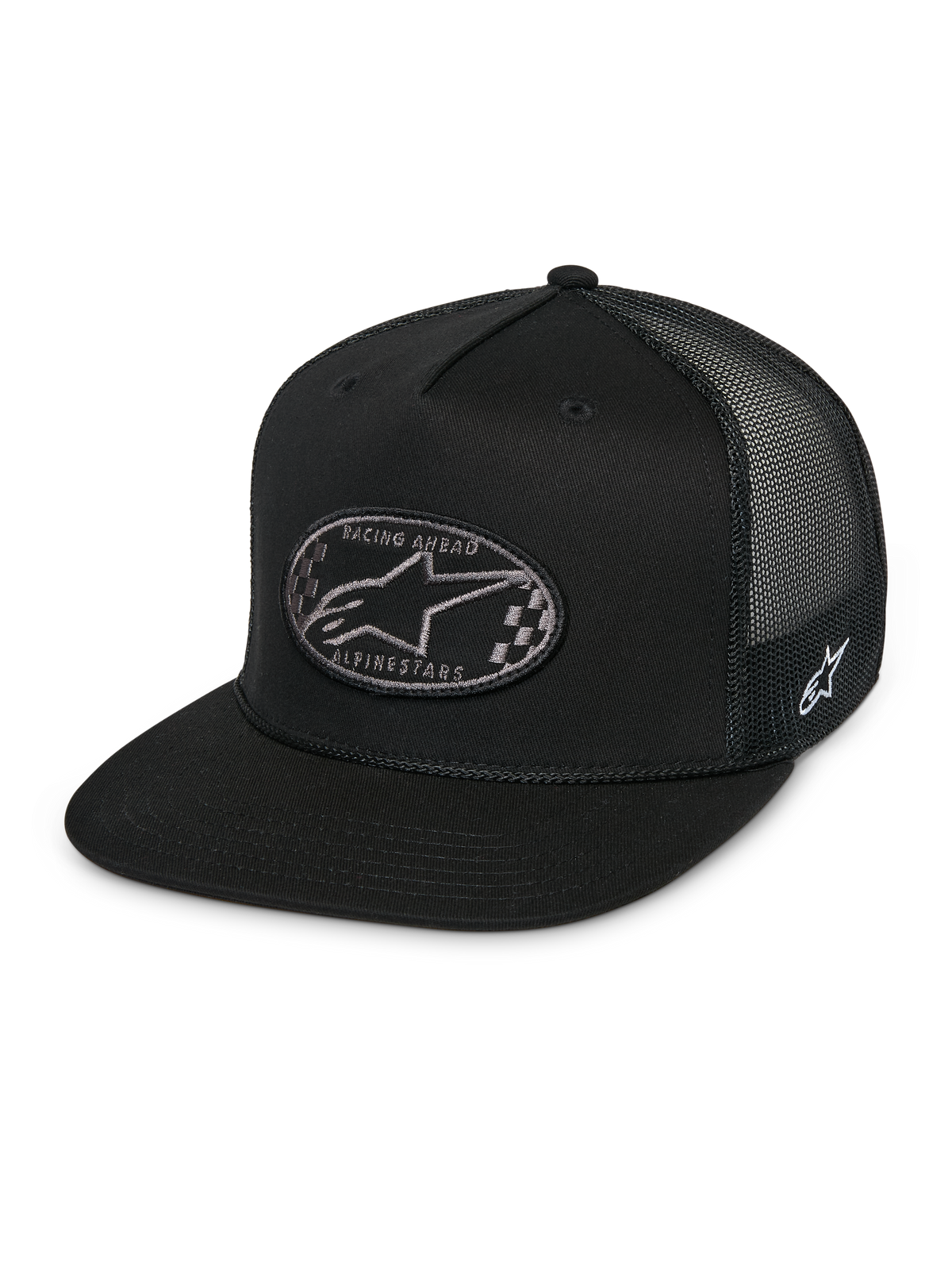 Casquette Trucker Alpinestars Contender, casquette snapback noire, visière plate, écusson ovale à l'avant avec logo Astars à carreaux et texte Racing Ahead, arrière en maille noire, broderie du logo sur le côté, streetwear décontracté motorsport