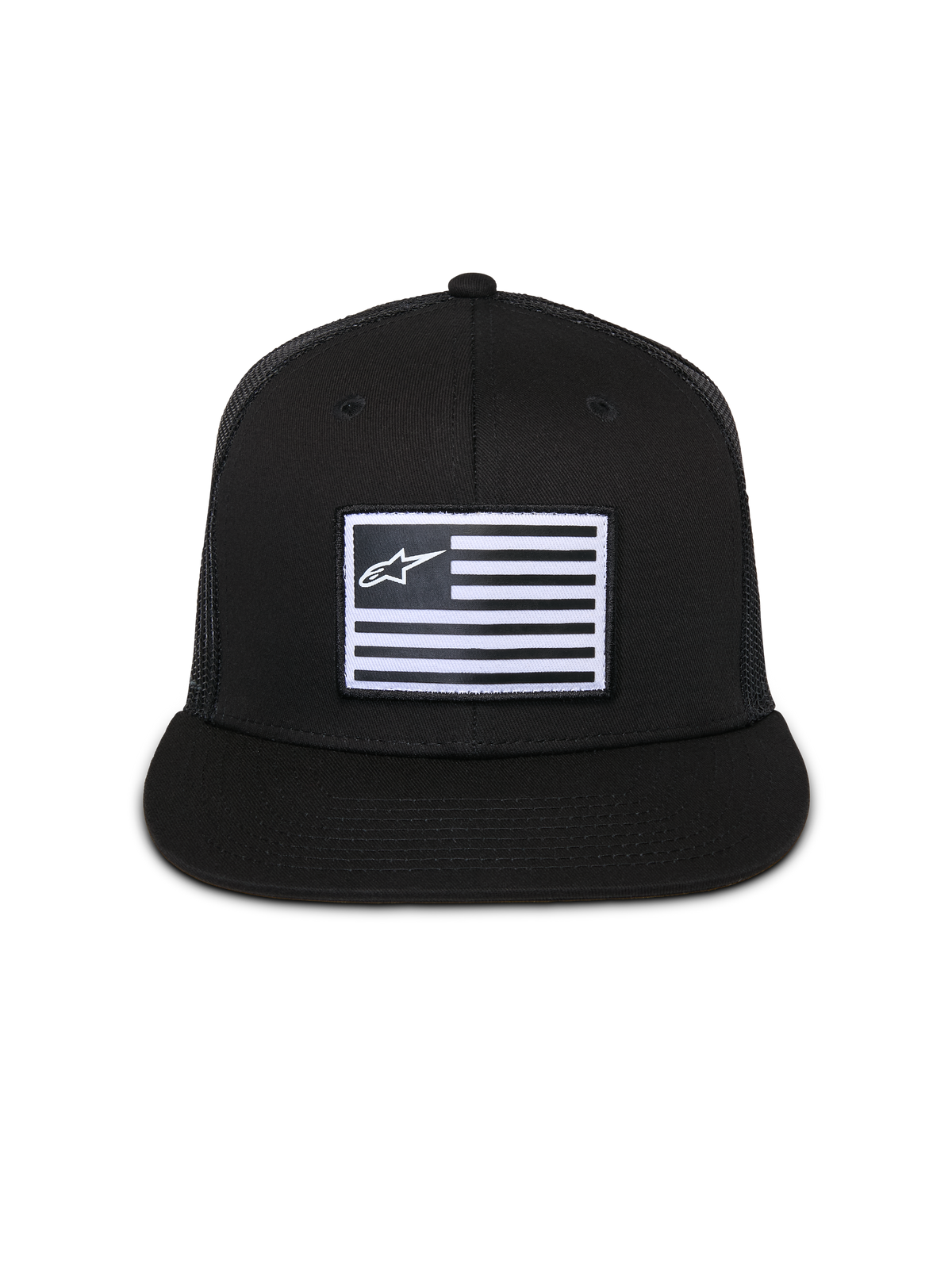 Casquette Trucker Flag Flat Alpinestars, noire, visière plate avec couronne structurée, écusson rectangulaire central avec drapeau blanc et logo Alpinestars, arrière en maille, streetwear décontracté inspiré du sport automobile