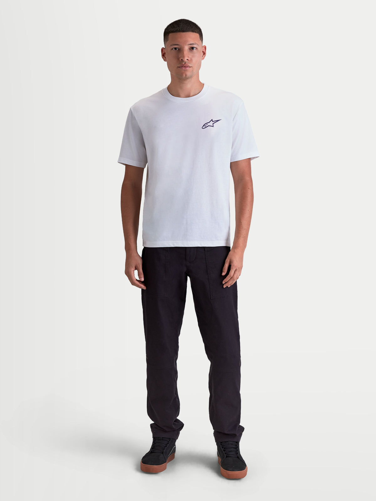 Alpinestars Combo Back CSF T-Shirt, Kurzarm-Sportswear-T-Shirt für Herren, Weiß mit schwarzer Astars-Logo-Grafik auf der Brust, Baumwoll-Polyester-Mischung, lässige Lifestyle- und Motorsport-Bekleidung