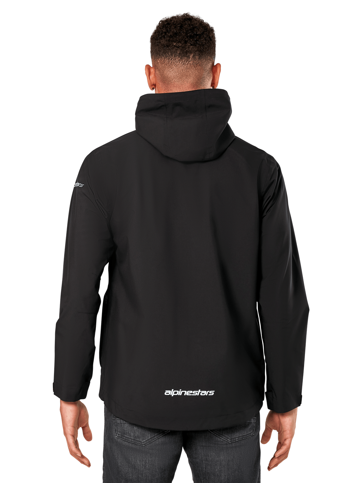Alpinestars Kascade Regenjacke, Herren-Regenjacke, Schwarz, Rückansicht mit fester Kapuze und Alpinestars-Logo am unteren Rücken, lässige wasserdichte Sportbekleidung
