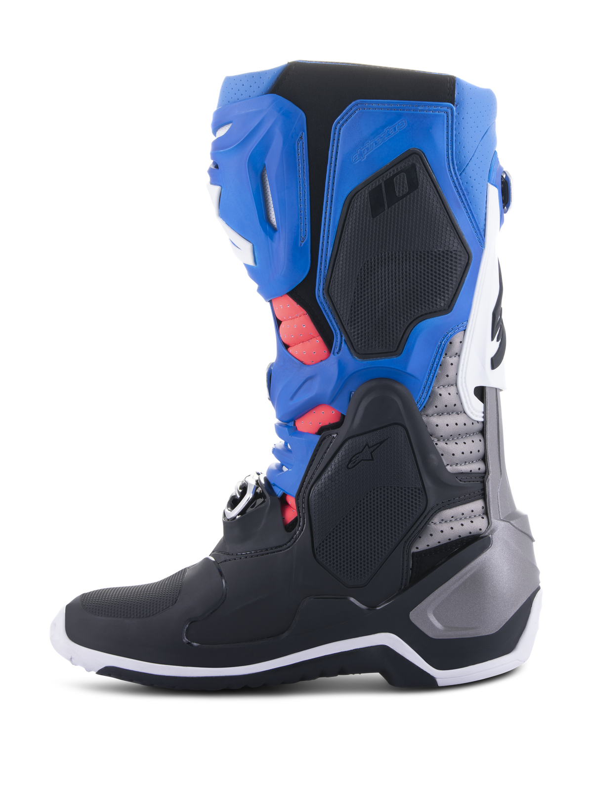 Alpinestars Tech 10 Supervented Stiefel, Motocross-Stiefel, Schwarz, Enamel-Blau, Lila und Weiß, Seitenansicht mit blauen und schwarzen Paneelen sowie silbernen Akzenten, korallenrote Innenpolsterung durch Belüftungsöffnungen sichtbar, fortschrittliches Offroad-Renndesign