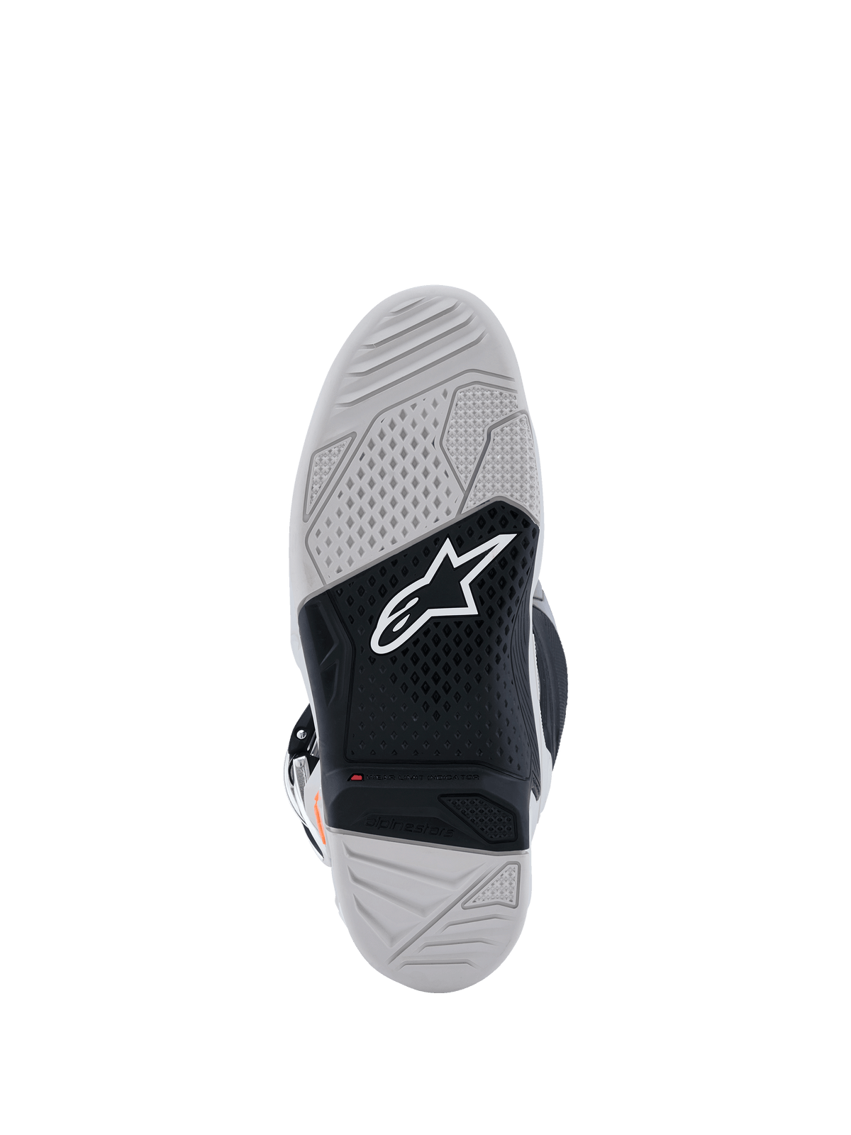 Vue de la semelle des bottes Alpinestars Tech 7, bottes de motocross, gris clair et noir, avec une semelle en caoutchouc vulcanisé bi-composé, logo Alpinestars blanc, indicateur d'usure rouge et motif d'adhérence texturé à haute traction.
