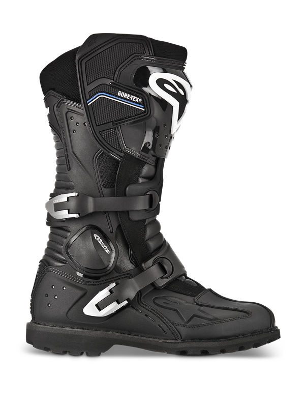 Alpinestars Toucan GORE-TEX Stiefel, Adventure-Touring-Motorradstiefel, Schwarz, Profilansicht mit zwei silbernen Aluminium-Schnallen, GORE-TEX-Branding, verstärkter Schienbeinschutz mit weißem Logo und robuster Profilsohle