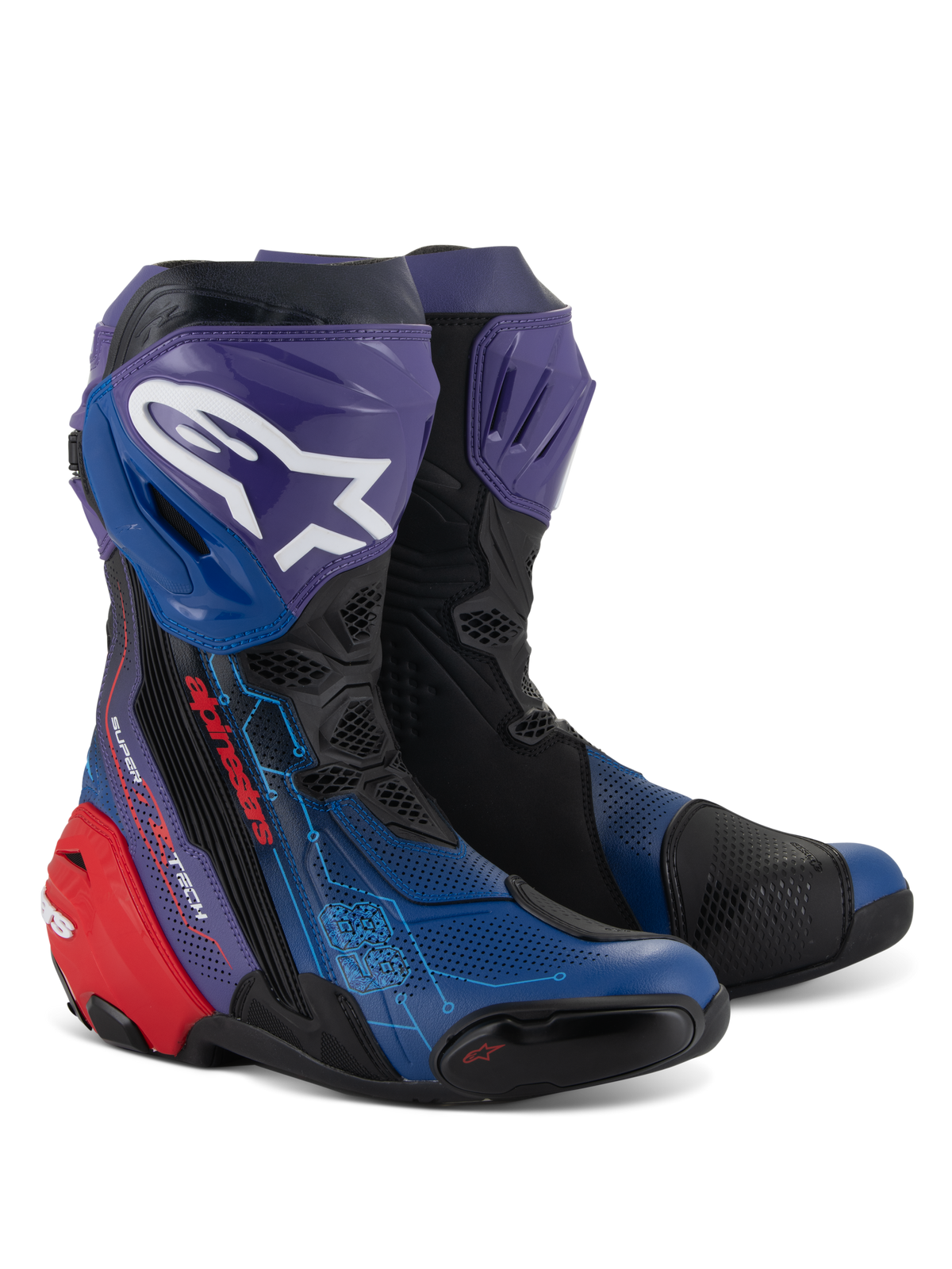 Alpinestars Supertech R LE Martinator R01 Vented Boots, Rennmotorradstiefel, Blau, Lila, Rot und Schwarz, mit umfangreichen Perforationen für die Belüftung, weißem Astars-Logo auf einem lila Schienbeinschutz, rotem Fersenschutz und technischem Renndesign.