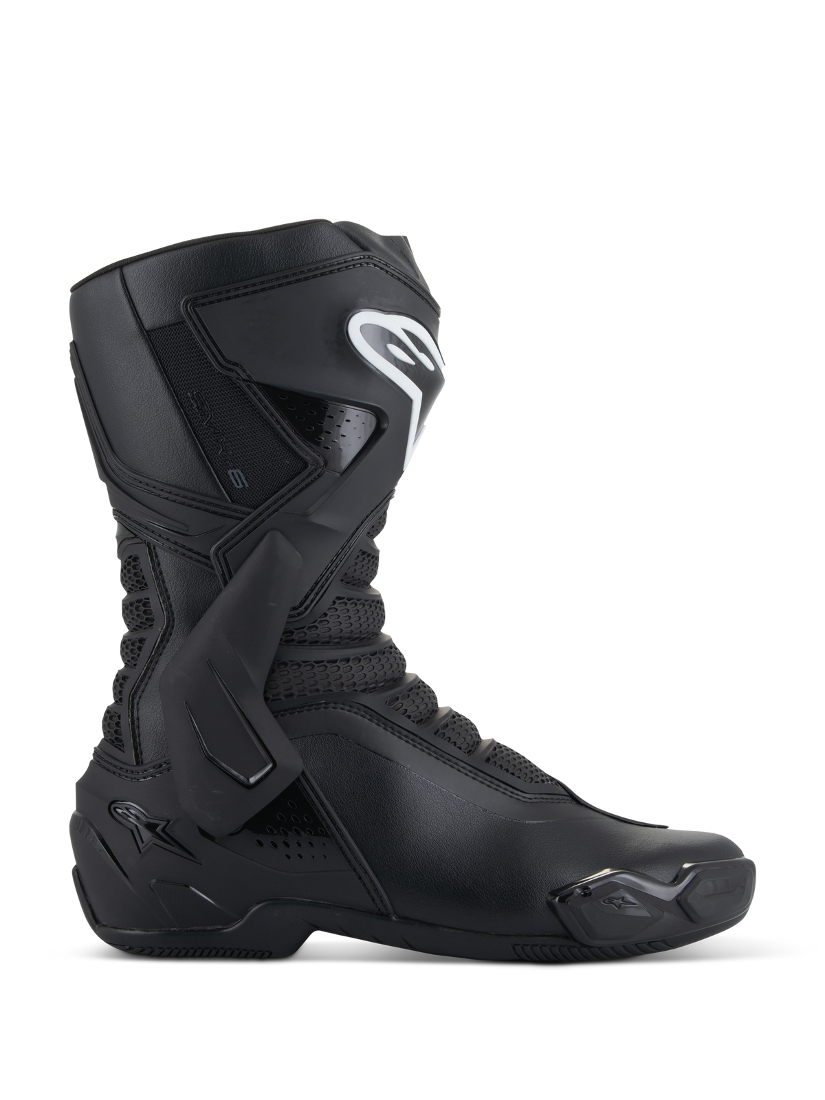 Alpinestars SMX-6 V3 motorlaarzen, zwarte motorrace-laarzen, zijaanzicht, bovenwerk van microvezel met TPU laterale enkelbrace en scheenbeenbescherming, wit Alpinestars-logo op het scheenbeen, vervangbare teenslider, hoogwaardig sportief motorschoeisel