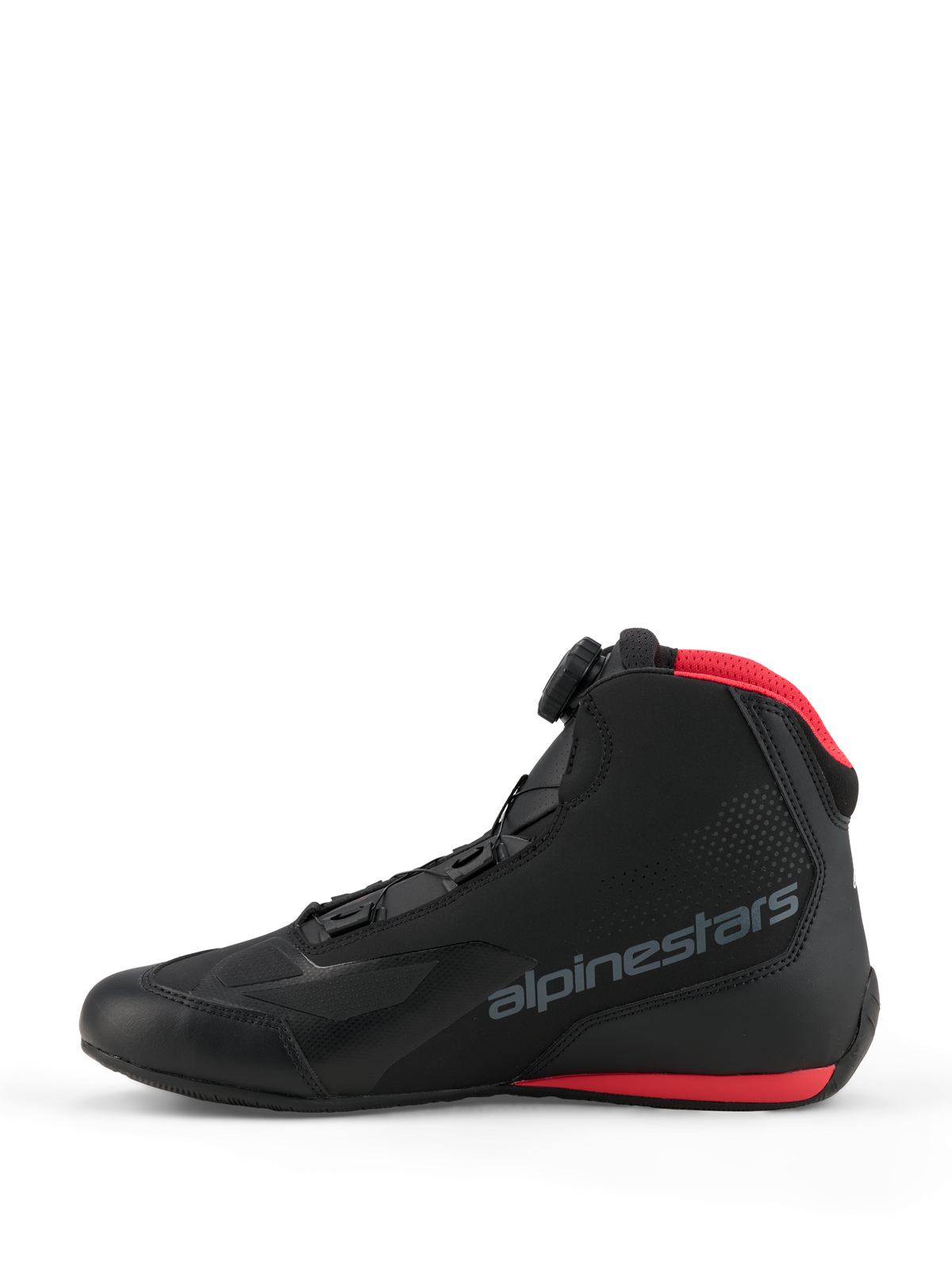Chaussures Alpinestars Celer, chaussures de moto, noir et rouge vif, vue de profil avec système de fermeture à molette Rotor, tige en microfibre avec logo gris et détails rouges sur le col et la semelle.