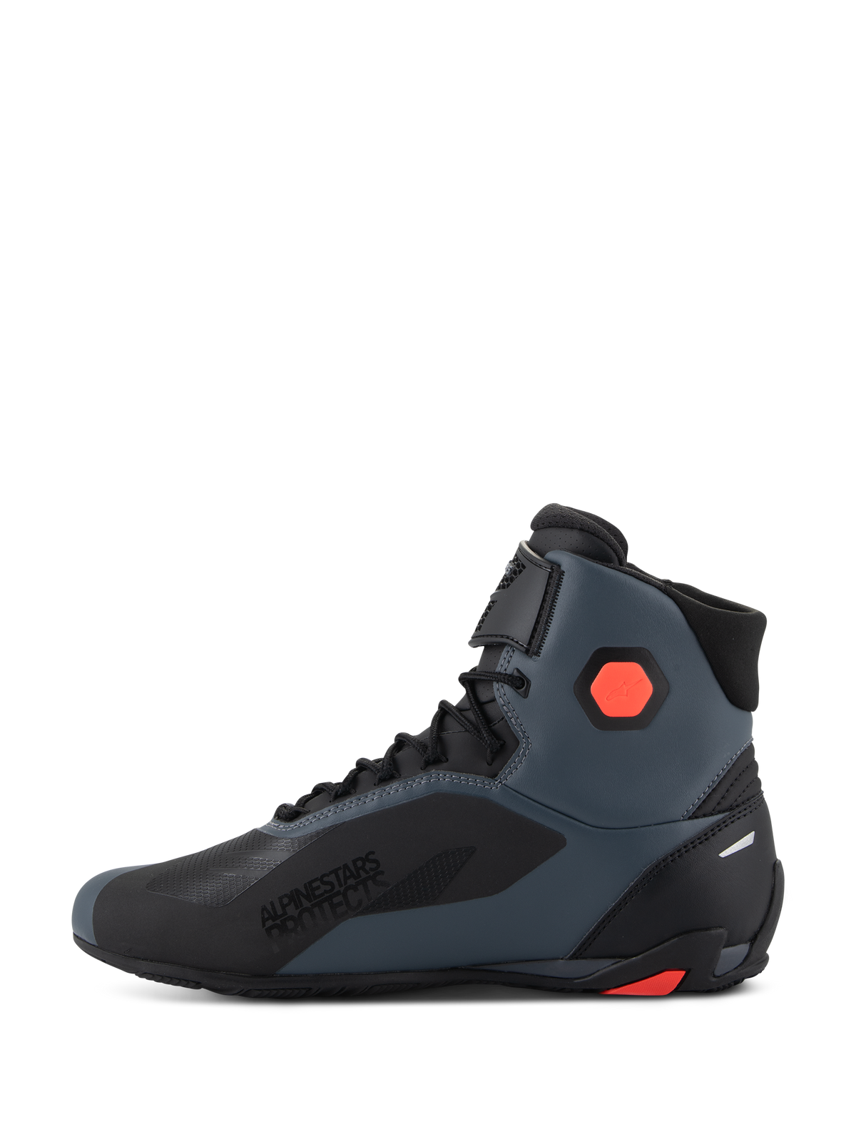 Alpinestars Faster-4 Schoenen, motorschoenen, zwart, grijs en rood fluo, zijaanzicht met 'Alpinestars Protects' branding, technische microvezelconstructie met veters en klittenbandsluiting, beschermende enkel- en hieldetails voor rijden op de weg