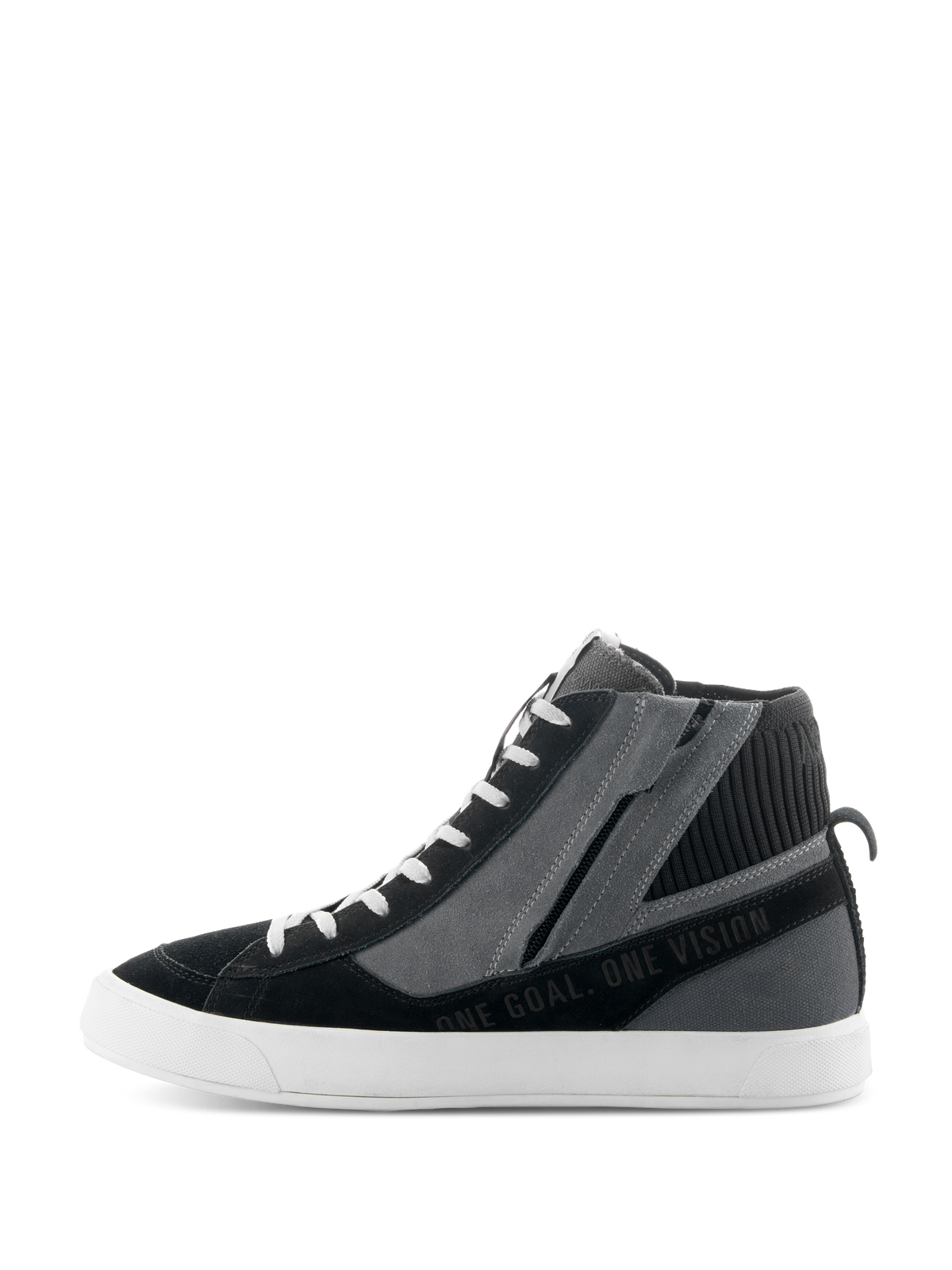 Chaussures Alpinestars Stated, chaussures de moto urbaines noir, gris et blanc, profil latéral présentant un design de basket montante, zip latéral, semelle vulcanisée blanche et inscription « ONE GOAL. ONE VISION »