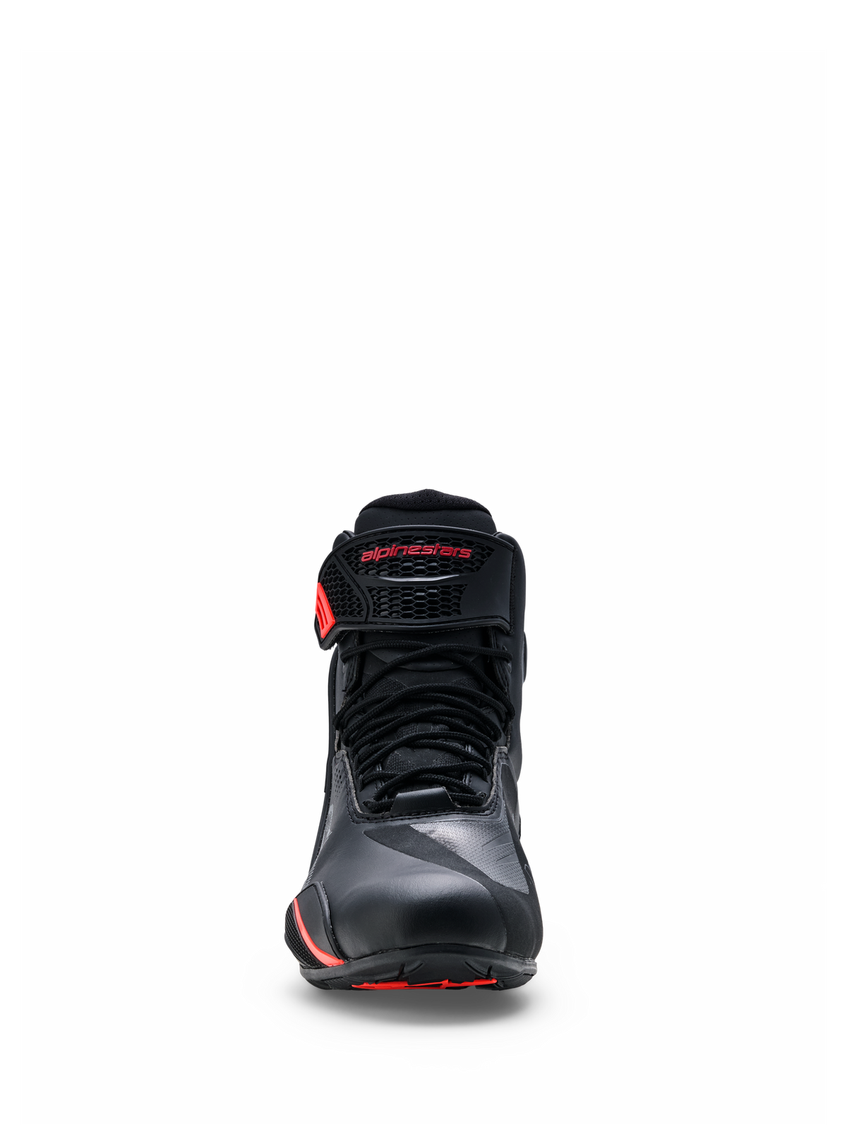 Chaussures Alpinestars Faster-4 Drystar®, noir avec accents rouge Rio et rouge fluo, vue de face montrant la fermeture à lacets et la sangle velcro à la cheville avec logo rouge, chaussures de moto imperméables avec bout renforcé et design sportif