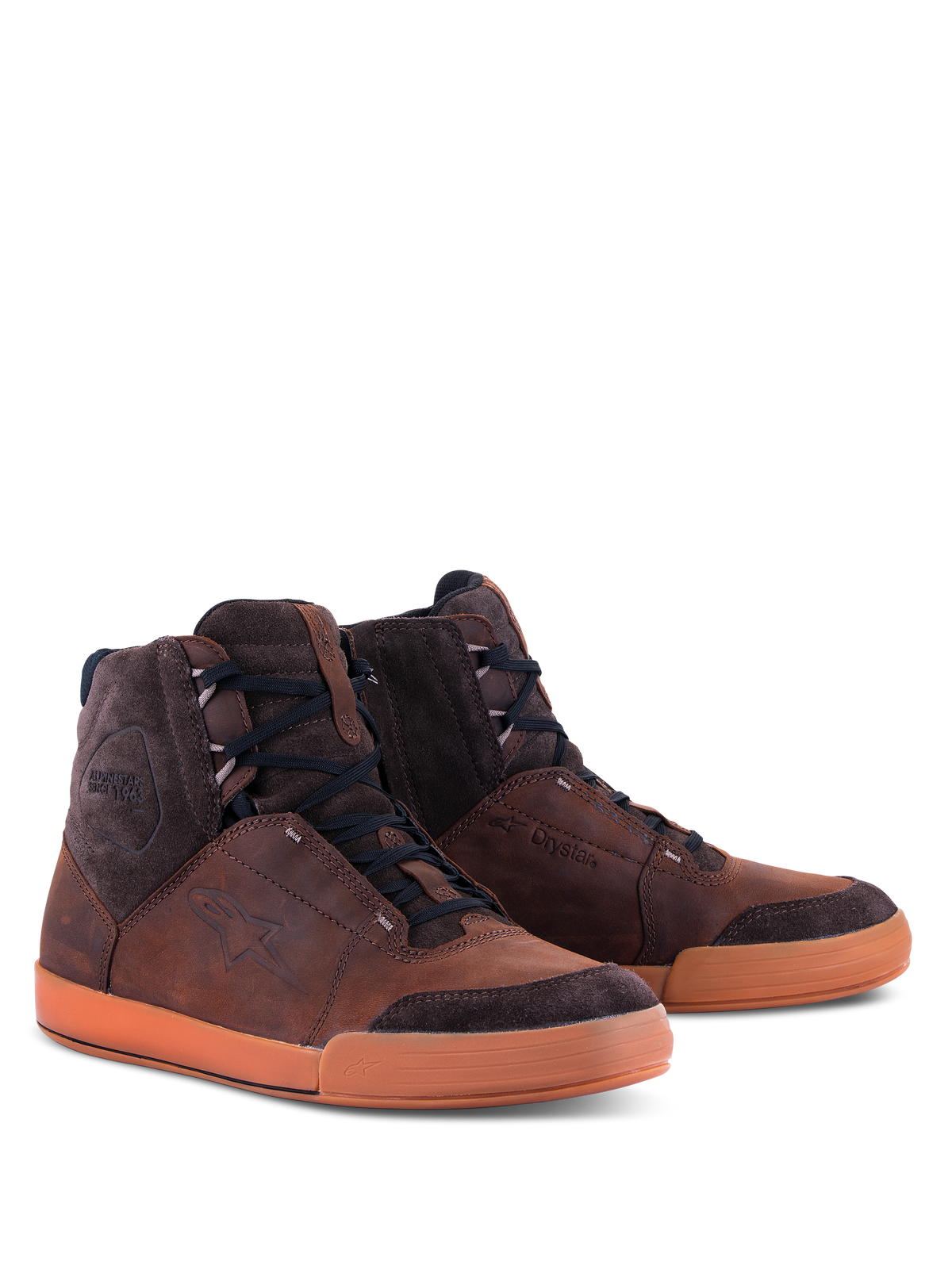 Alpinestars Chrome Crafted Drystar® schoenen, urban motorschoenen, bruin en gum, hoog model van leer en suède, zwarte veters, rubberen gumzool, met reliëflogo en Drystar-branding, eigentijds casual motorschoeisel