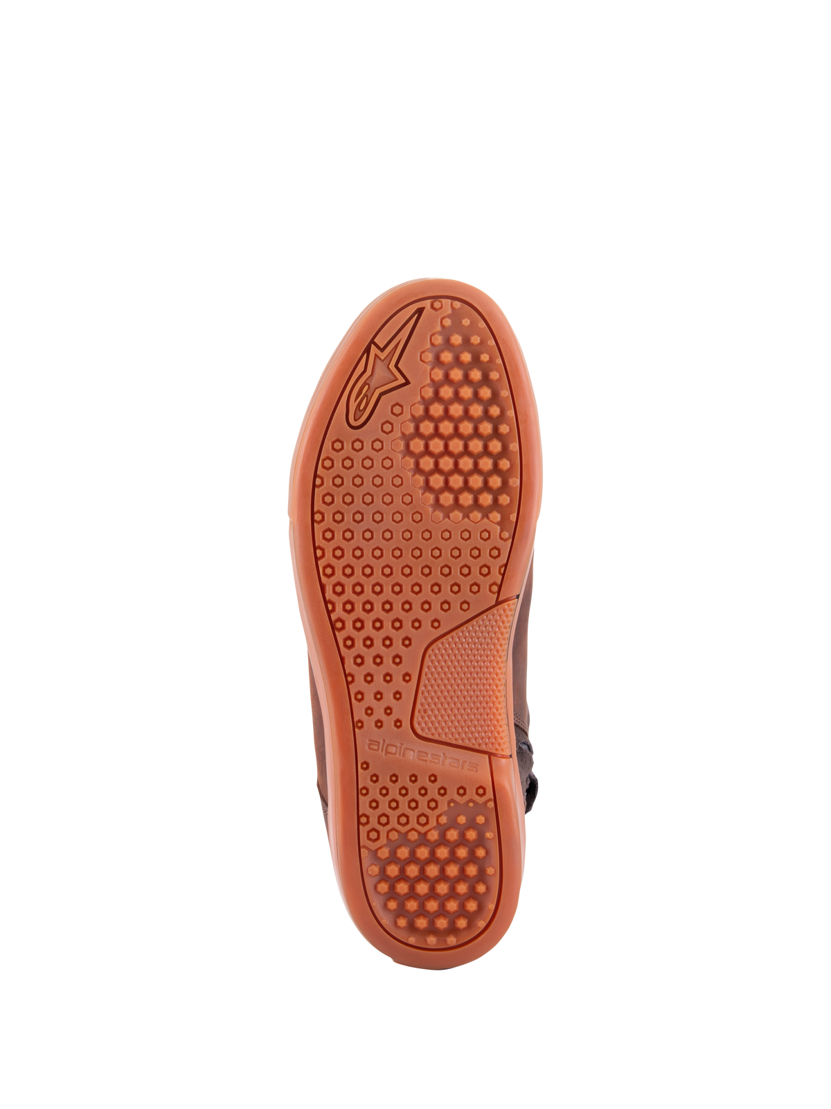 Alpinestars Chrome Crafted Drystar® schoenen, Brown Gum, onderaanzicht met gomrubberen zool, zeshoekig grippatroon en Alpinestars-branding in reliëf, urban motorschoenen