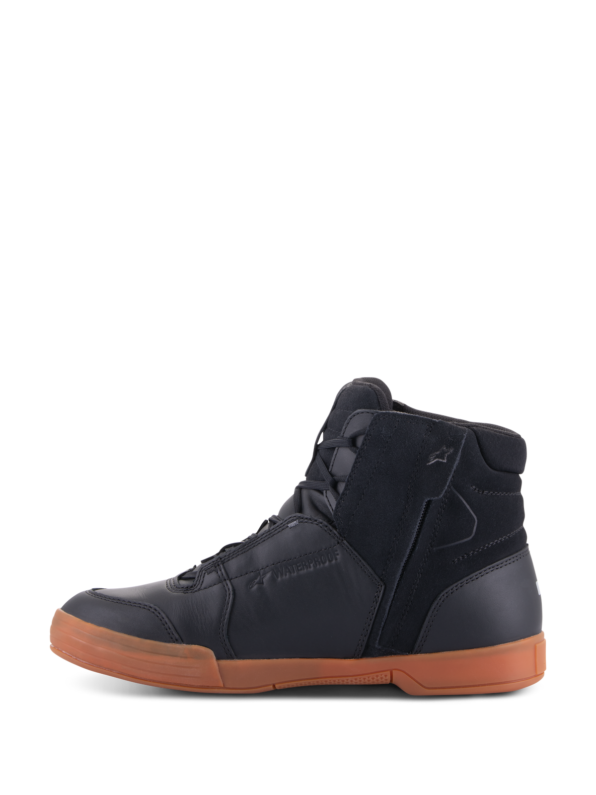 Alpinestars Chrome Drystar® Schuhe, Black Black Gum, urbaner Motorradschuh mit einem Obermaterial aus schwarzem Leder und Wildleder, High-Top-Sneaker-Profil, gummifarbener Gummisohle und seitlichem Reißverschluss.