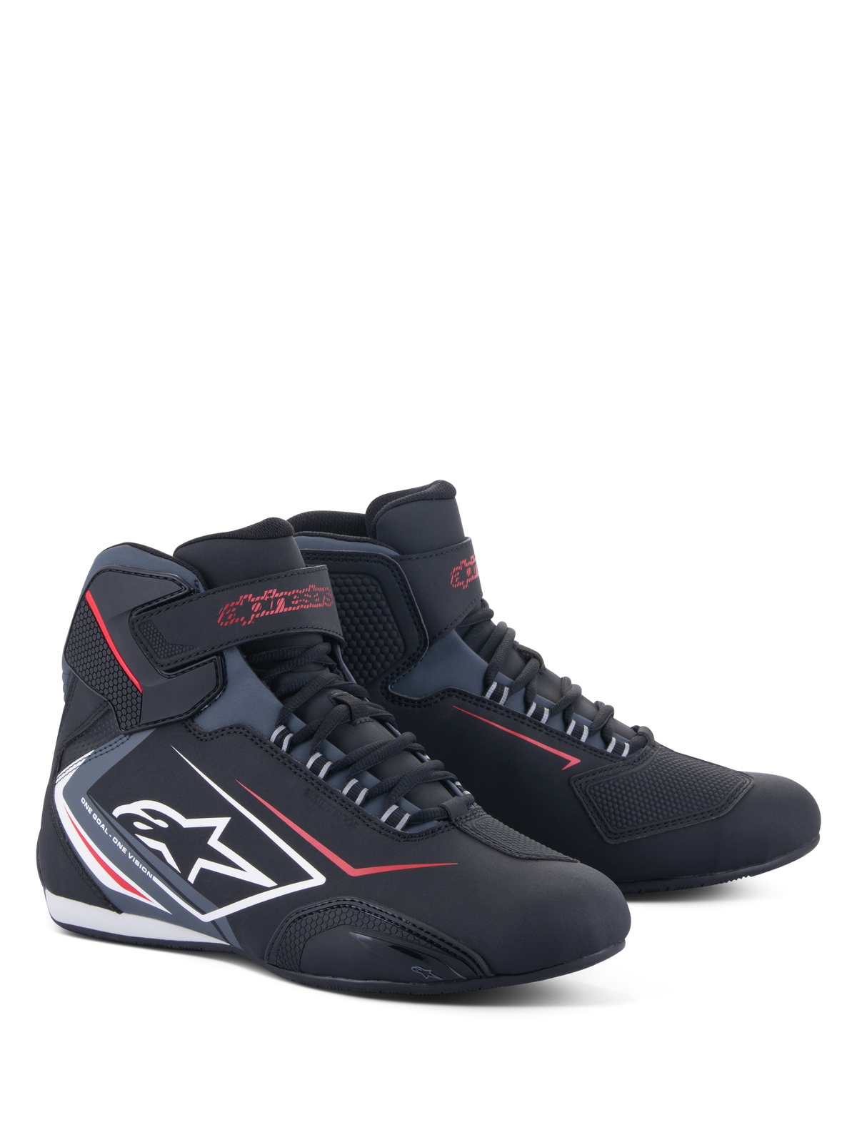 Chaussures étanches Alpinestars Sektor, chaussures de moto, noires avec accents rouges et blancs, logo étoile blanc sur le côté, sangle velcro à la cheville et système de laçage, design athlétique élégant pour la conduite sur route