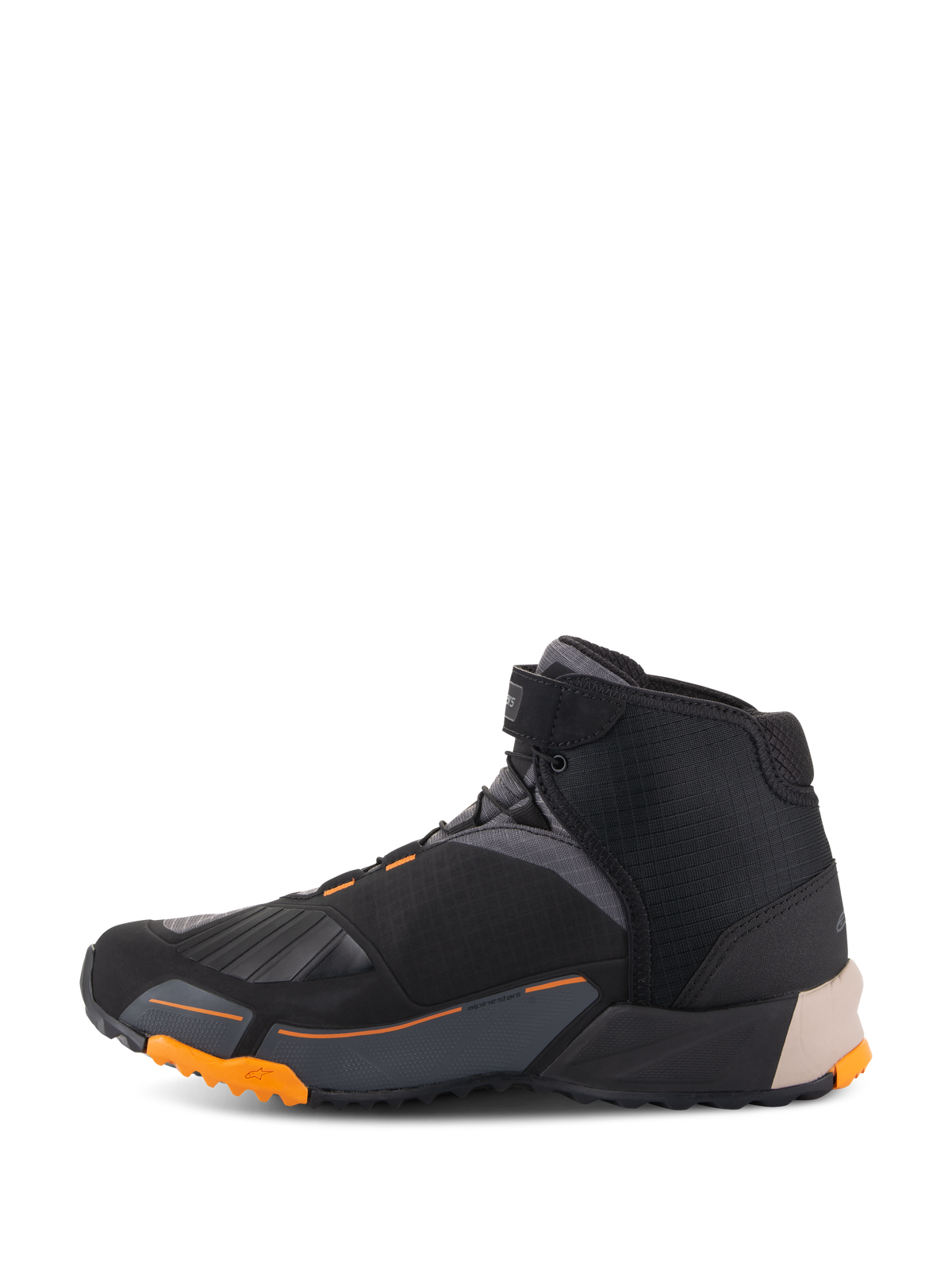 Alpinestars CR-X Drystar® Motorradschuhe in Schwarz, Hellbraun und Orange, Seitenprofil, von Laufschuhen inspiriertes Design mit einer robusten orangefarbenen Sohle, wasserfestes und atmungsaktives Motorrad-Schuhwerk für die Straße und den urbanen Einsatz.