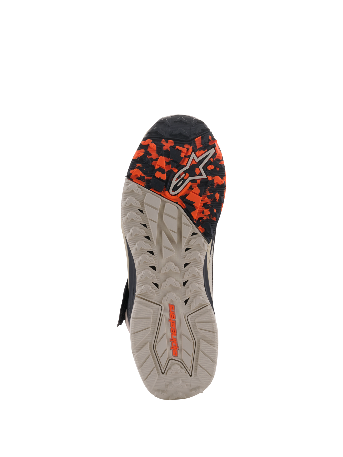 Alpinestars Speedstreet schoenen, onderaanzicht van de zool, Black Almond Hot Orange, voorzien van een oliebestendige rubberen zool met verschillende texturen, een voorvoet met camouflagepatroon en Alpinestars-merklogo in reliëf, ontworpen voor grip en stabiliteit.