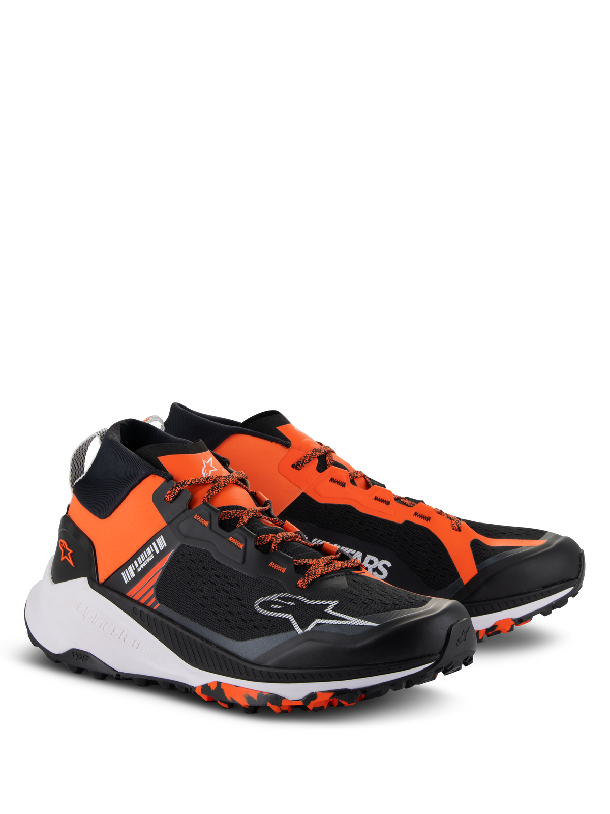 Chaussures Alpinestars Meta XR V2, chaussures de sport décontractées, noir, orange et blanc, avec tige en maille monobloc, empiècements orange vif, lacets orange, logo Astar blanc et semelle en caoutchouc robuste conçue pour une adhérence optimale