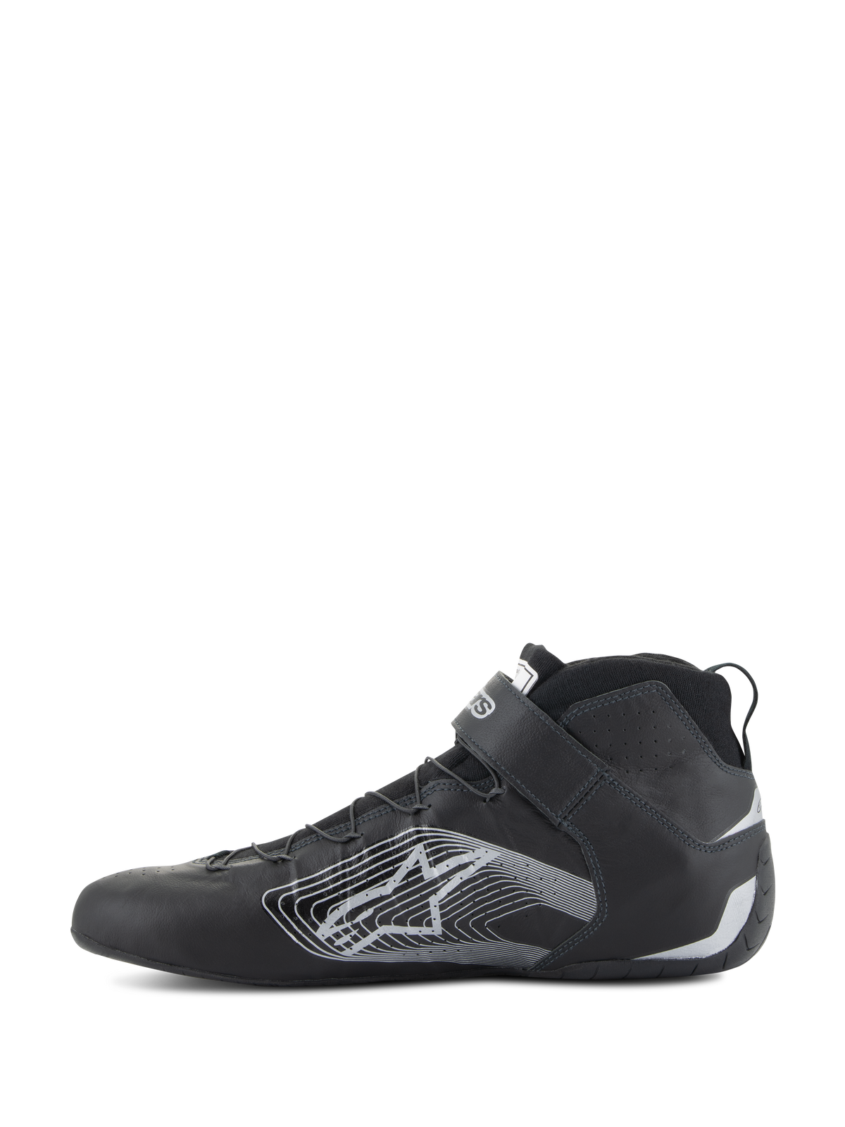 Chaussures Alpinestars Tech-1 Z V3 FIA, chaussures de course automobile, noir et argent, vue de profil, tige en cuir de bovin haut de gamme avec grand logo en étoile stylisée argentée, sangle de cheville à velcro et design montant élégant pour des performances professionnelles en sport automobile.