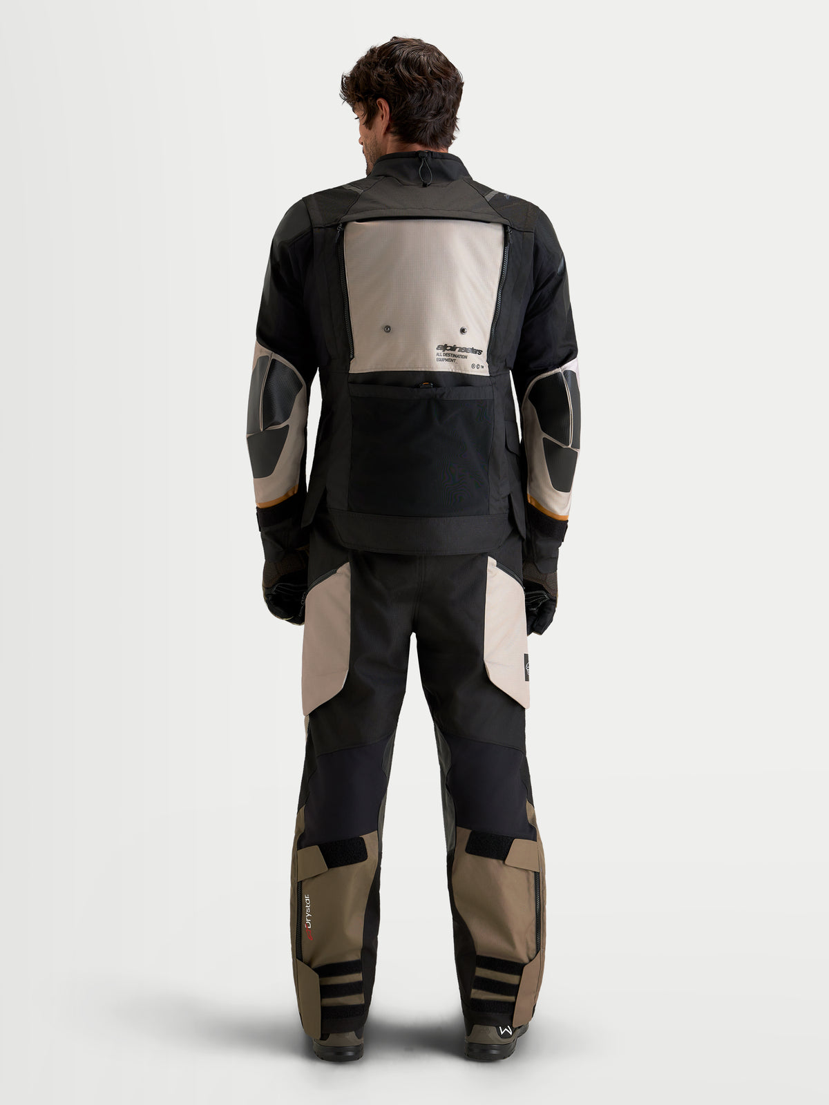 Alpinestars Harok V2 Drystar Jacke, Herren-Adventure-Motorradjacke, Aluminium, Walnuss und Schwarz, Rückansicht mit integriertem Belüftungspaneel am Rücken