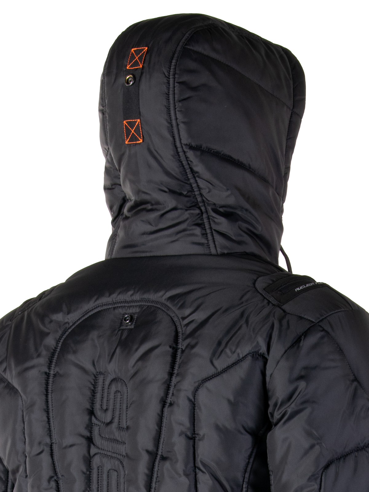 Alpinestars Mohobbs Wasserdichte Jacke, Gesteppte Motorrad-Bomberjacke, Schwarz und Orange Fluo, gesteppte Textur mit isolierter Wattierung, verfügt über eine Kapuze und einen Frontreißverschluss, moderne urbane Streetwear für das Motorradfahren