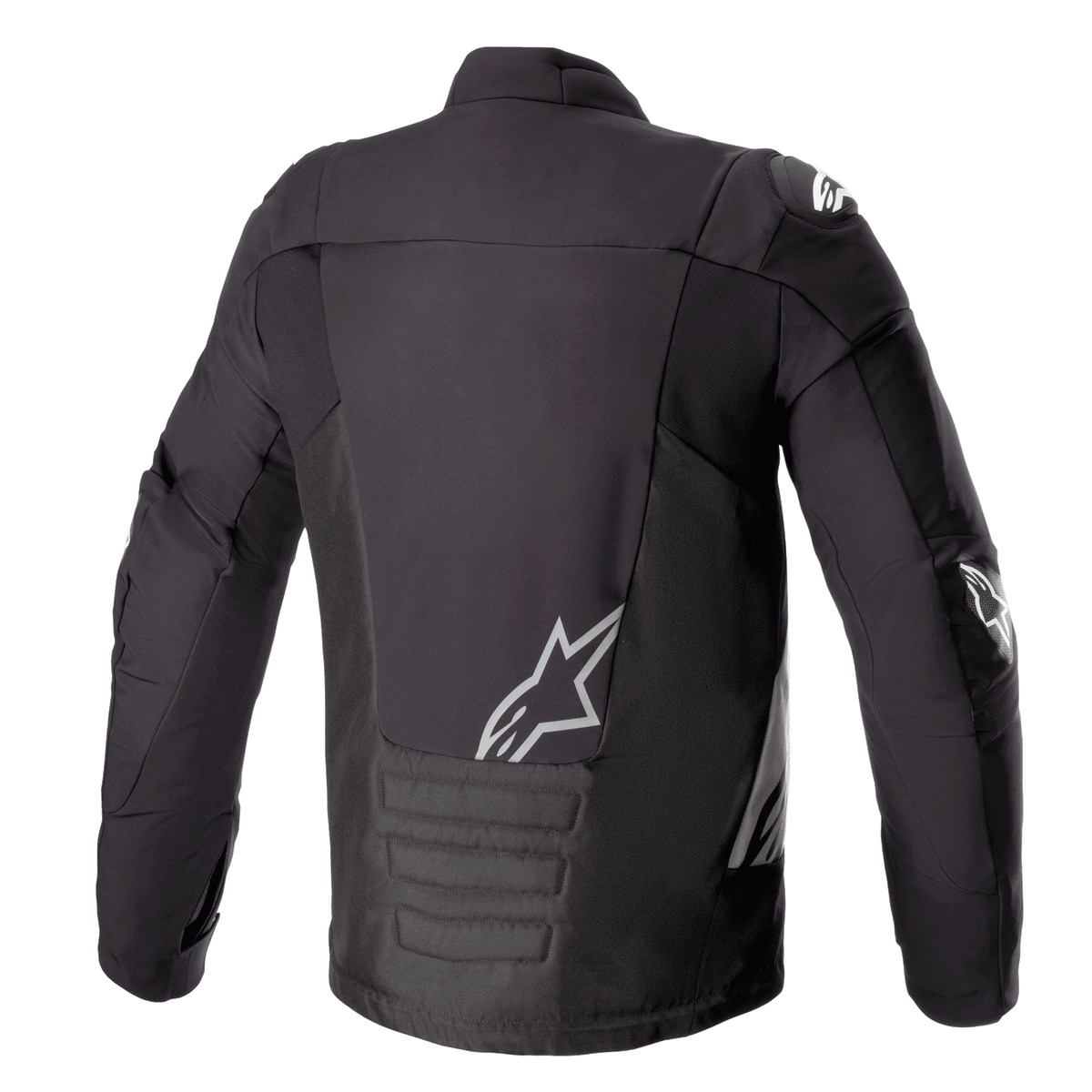 Alpinestars SMX Waterproof Jacke, Schwarz Dunkelgrau, Rückansicht, mit weißem Alpinestars-Logo am unteren Rücken und an der Schulter, gepolstertem unteren Rückenbereich, technische Textil- und Softshell-Motorradjacke