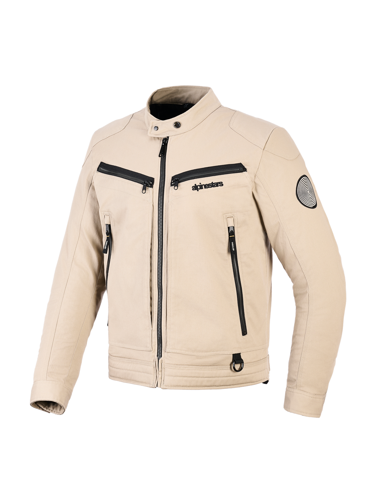 Alpinestars Bruiser Jacket, urban motorjas, tan, textielconstructie met zwarte ritsaccenten, kraag met drukknopen, meerdere functionele zakken, ronde logopatch op de mouw, hedendaags op werkkleding geïnspireerd ontwerp