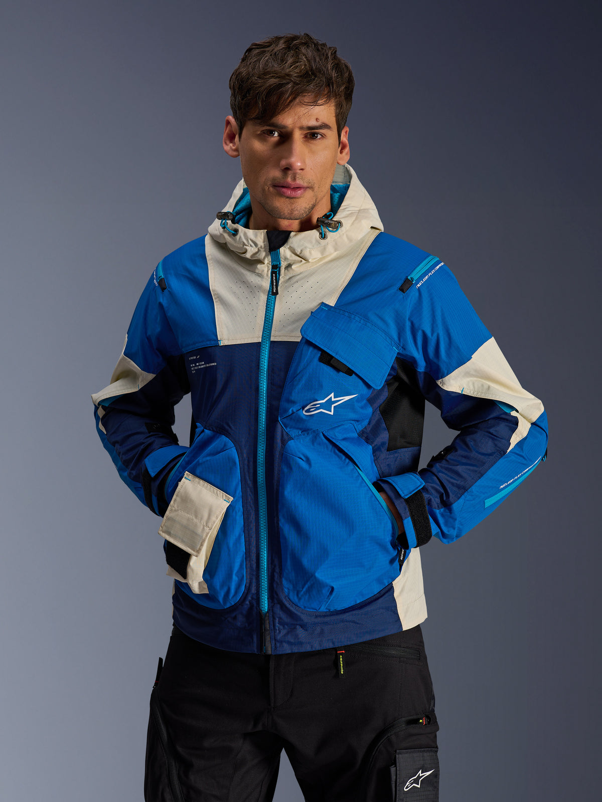 Alpinestars Mogress Air Jas, blauwe urban motorjas voor heren van technische ripstop-stof met moderne streetwear stijl.