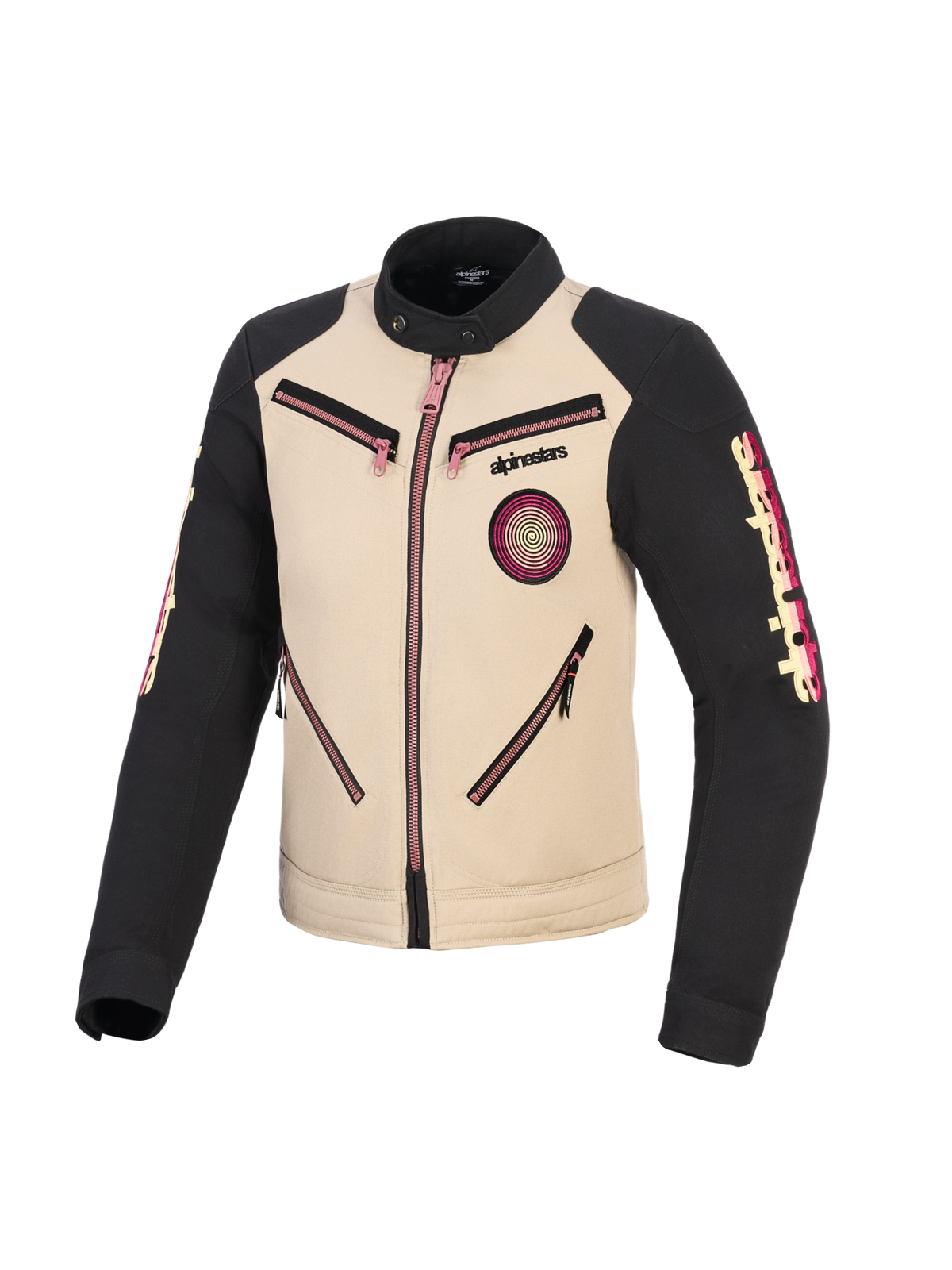 Veste Alpinestars Stella Grace, veste de moto pour femme, aluminium et noir avec des touches de rose sur les fermetures éclair, vue de face montrant un design urbain inspiré du style workwear, écusson Oscar en spirale sur la poitrine et marquage Alpinestars sur les manches