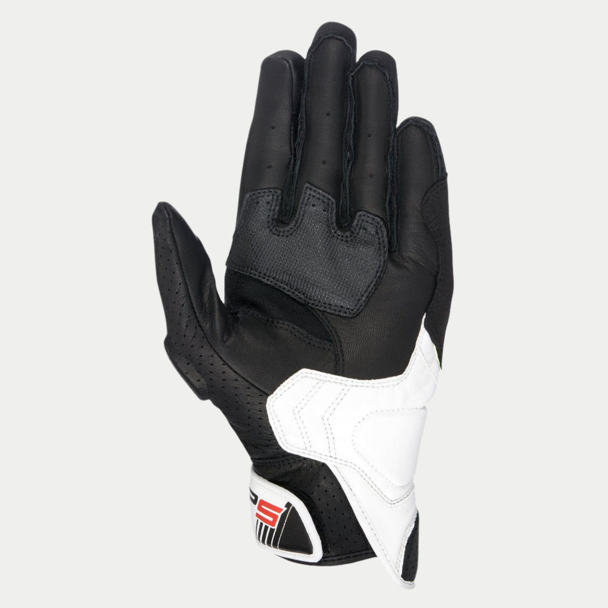 Alpinestars SP-5 Handschuhe, Handflächenansicht, schwarzes und weißes Leder, mit Mikrofaser-Grip-Einsätzen an Handfläche und Daumen, perforiertem Leder zur Belüftung, weißer Verstärkung an der Seite des kleinen Fingers und SP-5-Branding am Handgelenkverschluss.