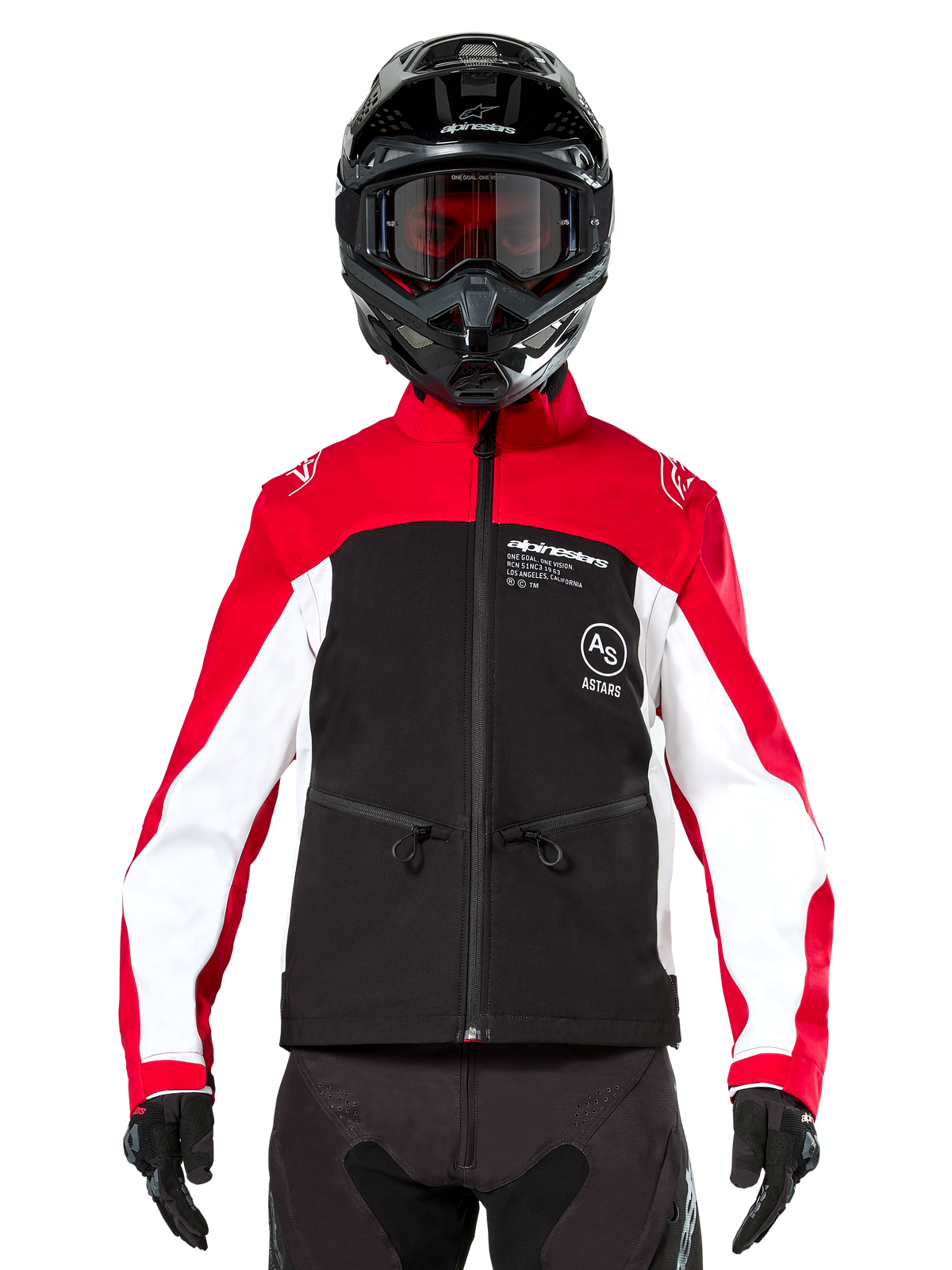 Alpinestars Lite-Dura Softshell-Jacke in Schwarz, Leuchtendrot und Weiß, getragen von einem Motocross-Fahrer mit schwarzem Helm und rot getönter Brille, mit weißen Einsätzen an den Ärmeln, Alpinestars-Branding auf der Brust und einem sportlichen Offroad-Design.