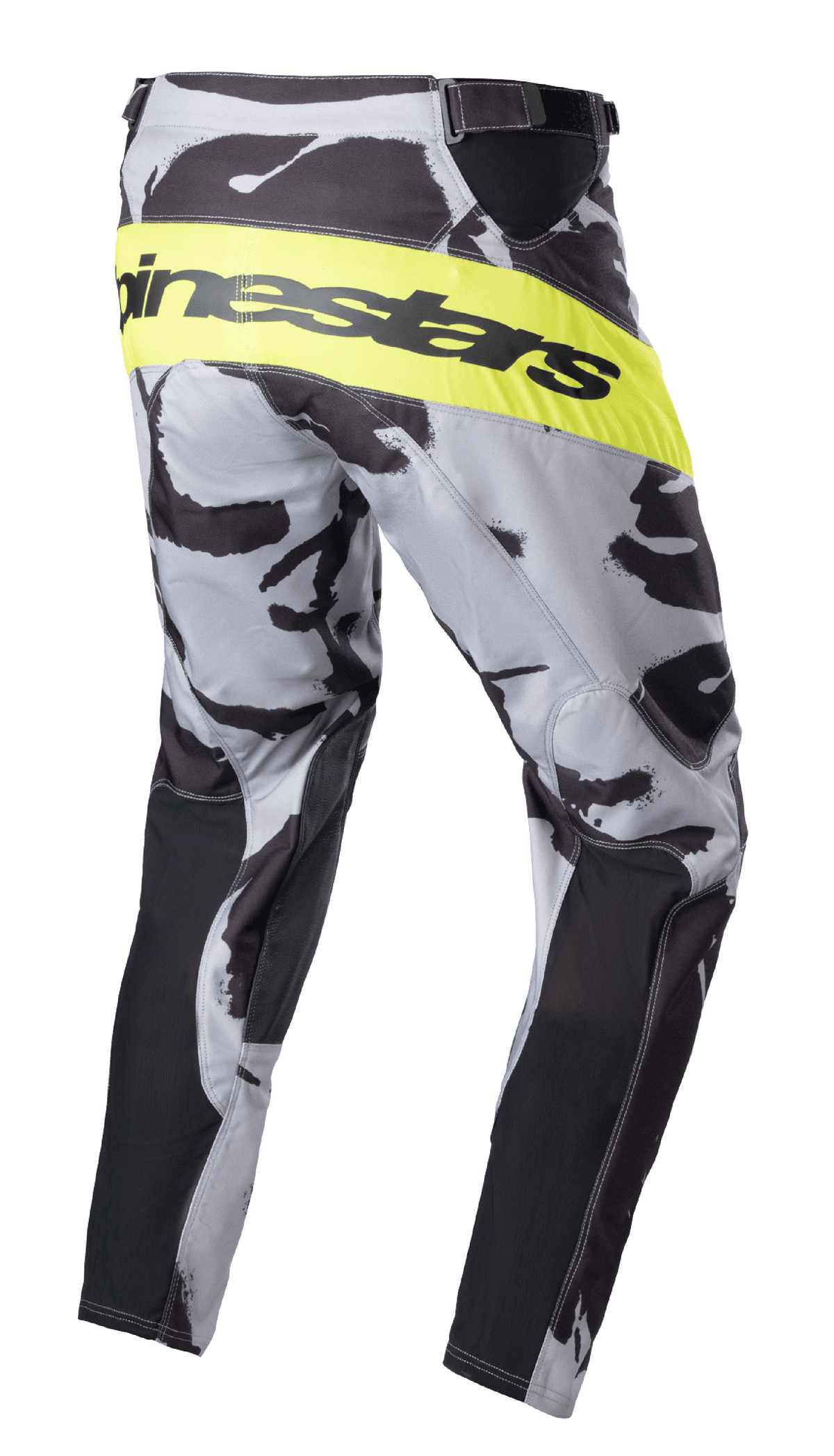 Alpinestars 2023 Racer Tactical broek, motorcrossbroek, Cast Gray Camo en Yellow Fluo, achteraanzicht met een felgele fluorescerende band met zwart Alpinestars-logo, camouflagepatroon met zwarte binnenbeenpanelen, hoogwaardige off-road uitrusting