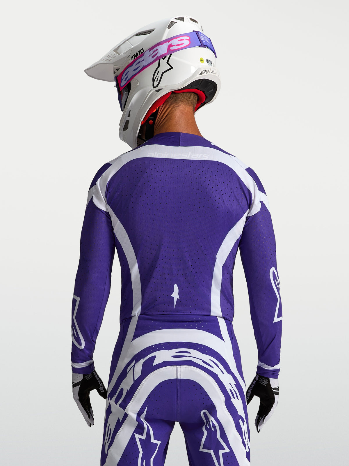 Maillot Alpinestars Supertech Vesta pour homme, bleu foncé et blanc, maille ventilée, vue de dos sur mannequin.