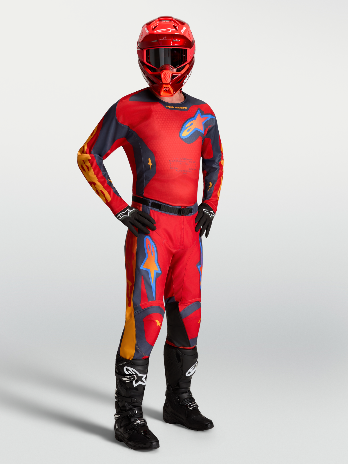Alpinestars Racer Hunt Gear Set, ensemble de motocross pour homme, rouge et gris, construction durable sur mannequin