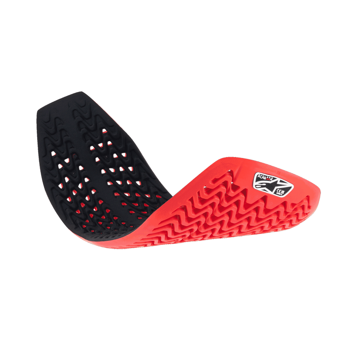 Alpinestars Nucleon Plasma Full Back Protector Insert, rood en zwart, flexibele motorrugbeschermer gebogen getoond om de buigzaamheid te tonen, voorzien van een geventileerde honingraatstructuur en golfpatronen voor schokabsorptie en ademend vermogen