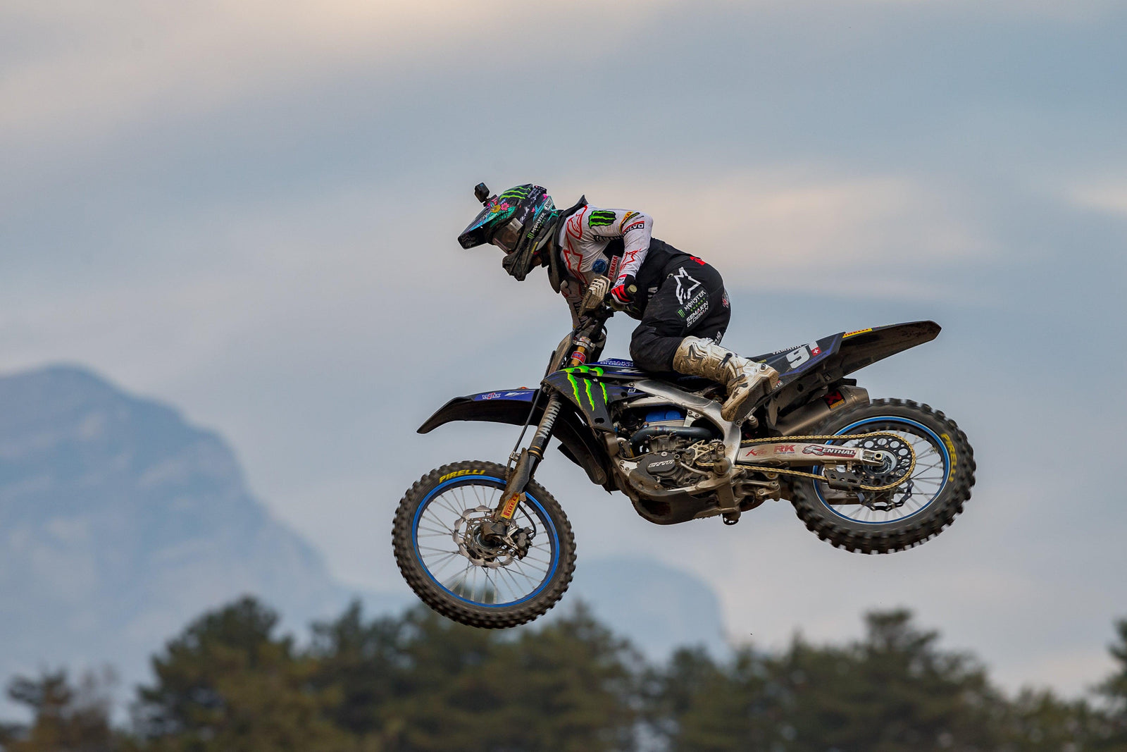 Hochfliegerer Jeremy Seewer gewinnt MXGP aus Garda, Italien; Romain Febvre schnappt sich den dritten Platz