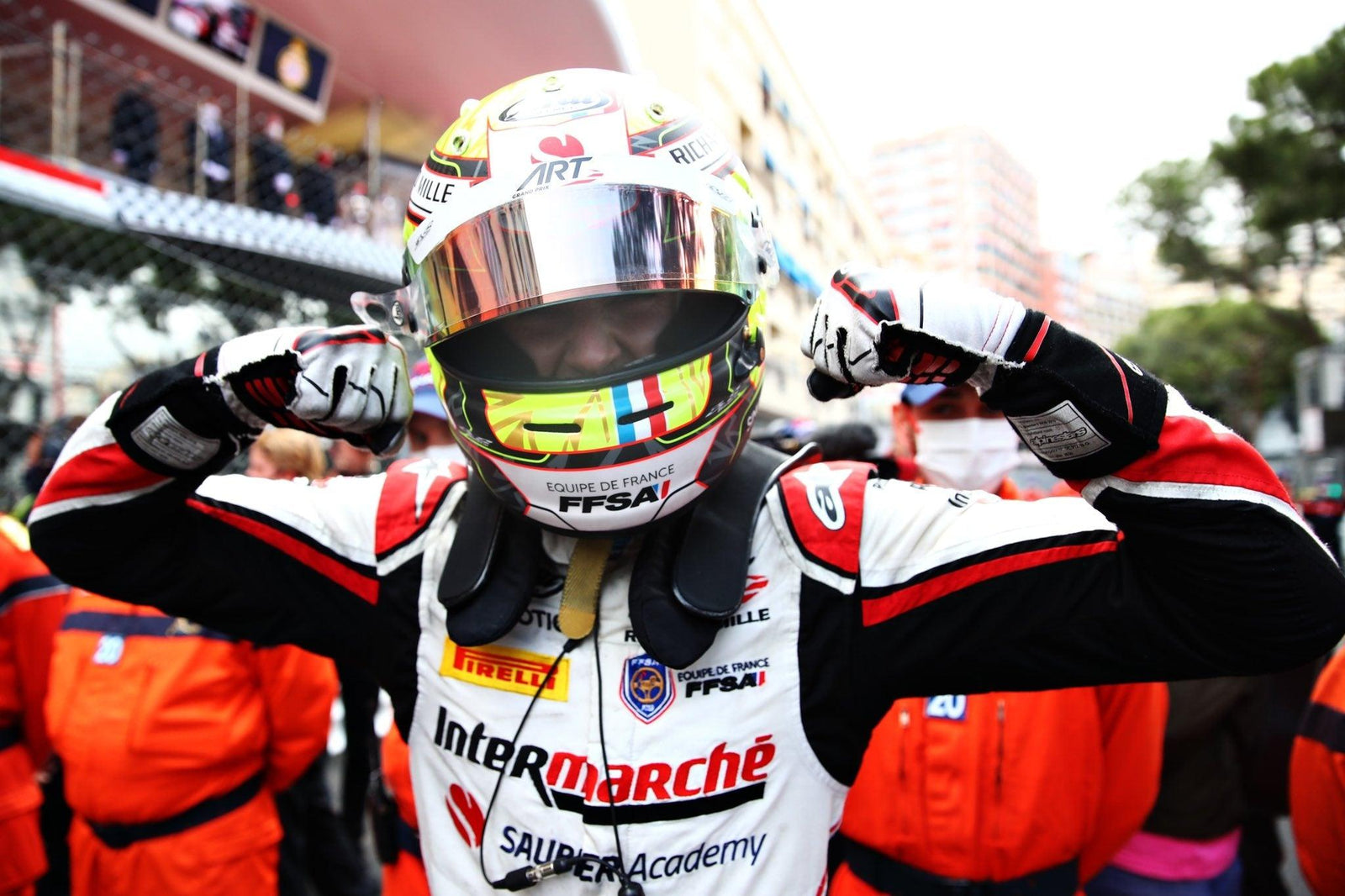 Lock-out du podium Alpinestars pendant que Theo Pourchaire fait l'histoire en F2 Feature Race à Monte Carlo