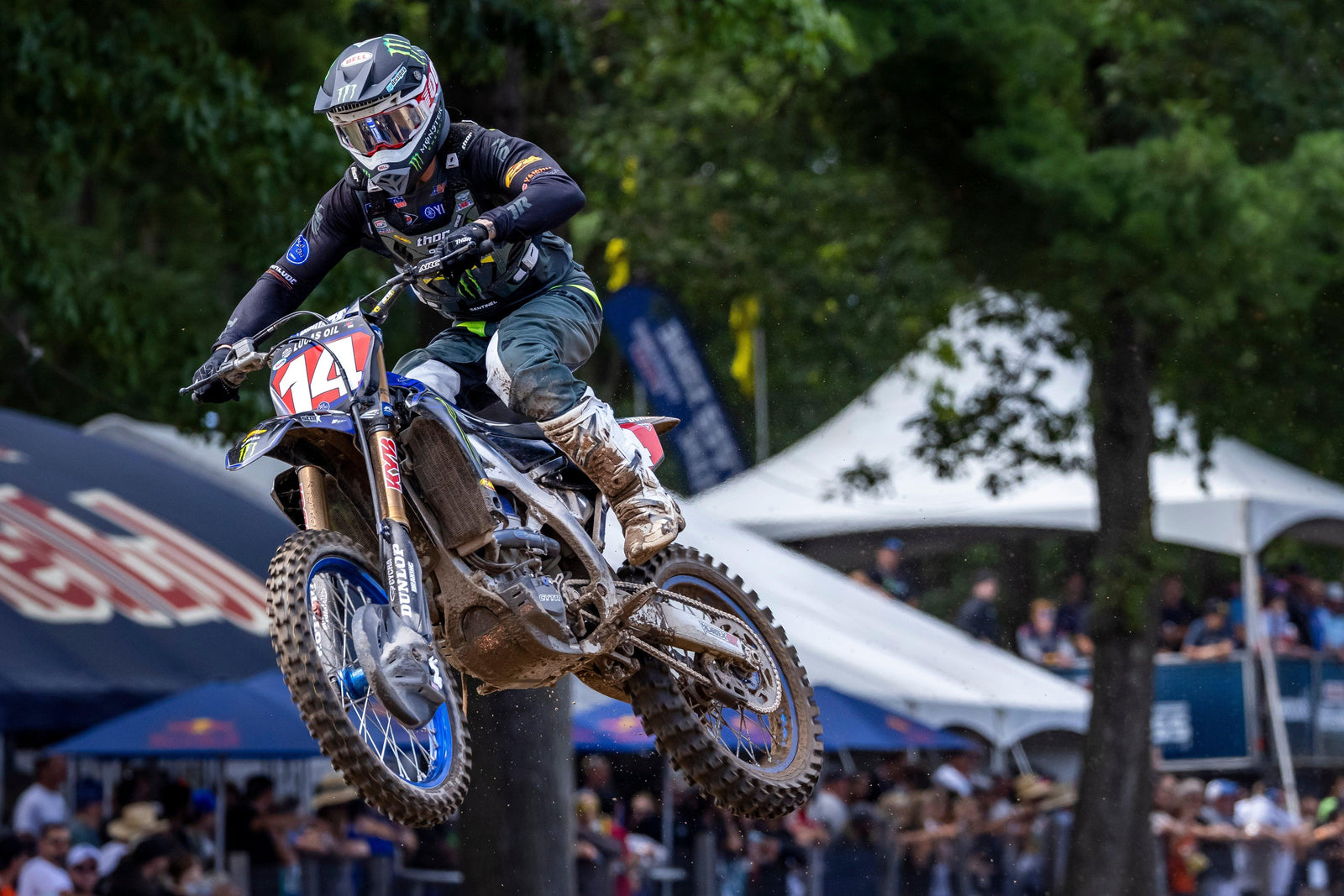 Powers Dylan Ferrandis de haut vol à AMA 450mx Victoire à Southwick National, Massachusetts