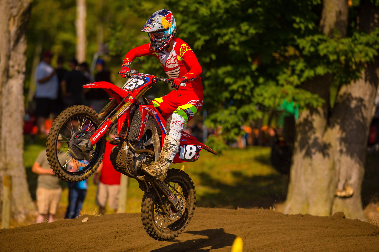 Jett Lawrence remporte les courses Ironman 250mx pour prendre en charge le championnat; Justin Cooper seconde