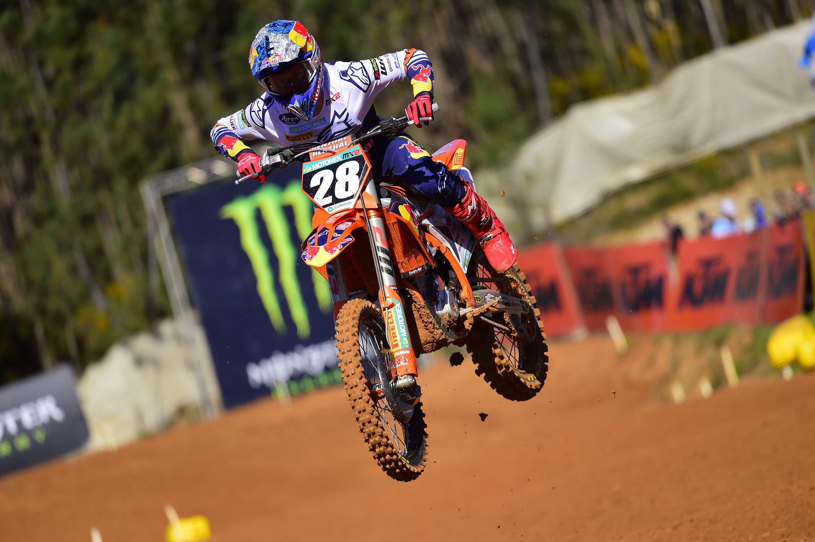 Tom Vialle et Jago Geerts gagnent MX2 Motos à Agueda, Portugal Double Podium pour Alpinestars