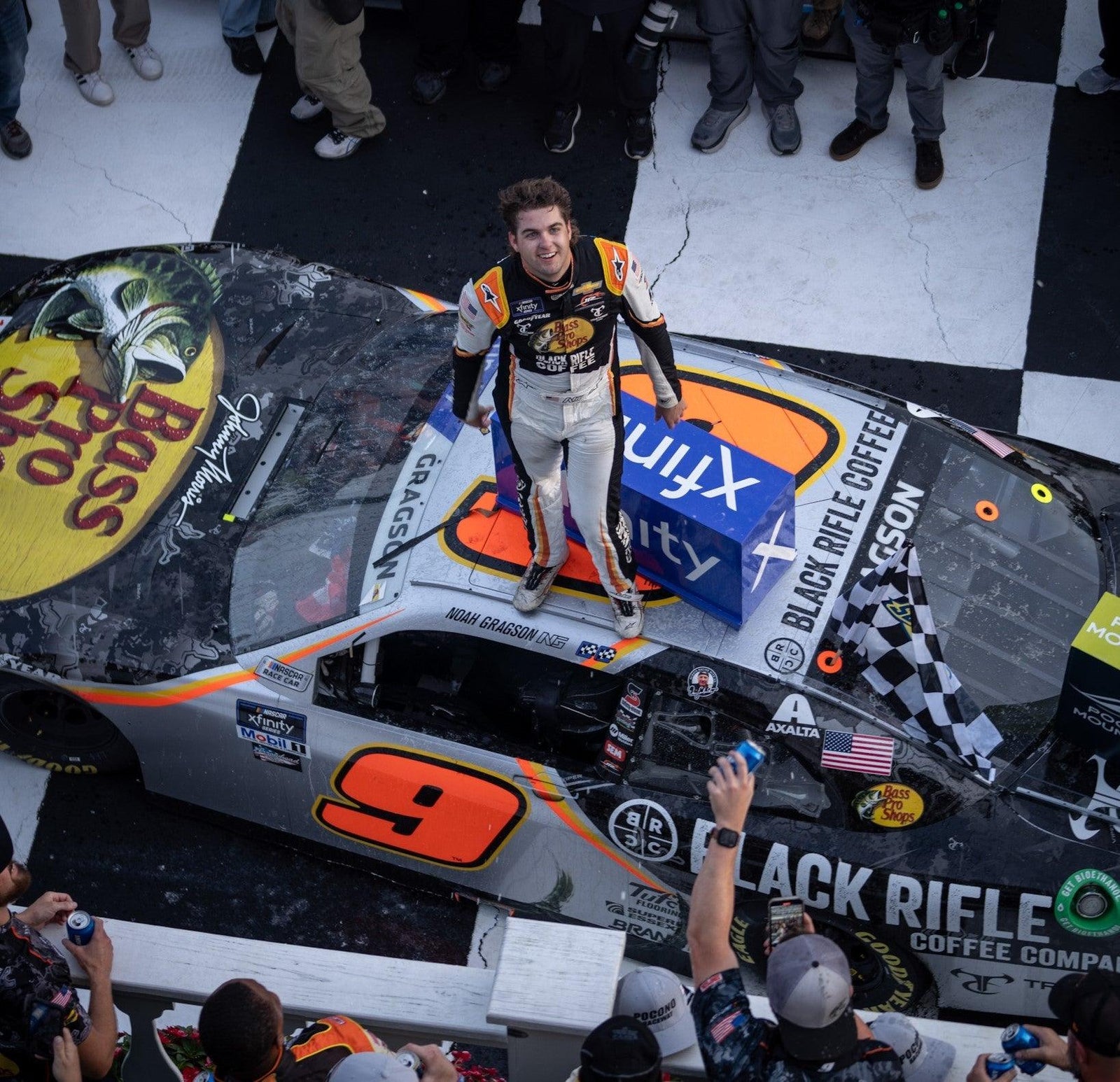 Alpinestars erzielt NASCAR XFINITY Series 1-2, als Noah Gragson gewinnt und Ty Gibbs Zweiter auf dem Pocono Raceway