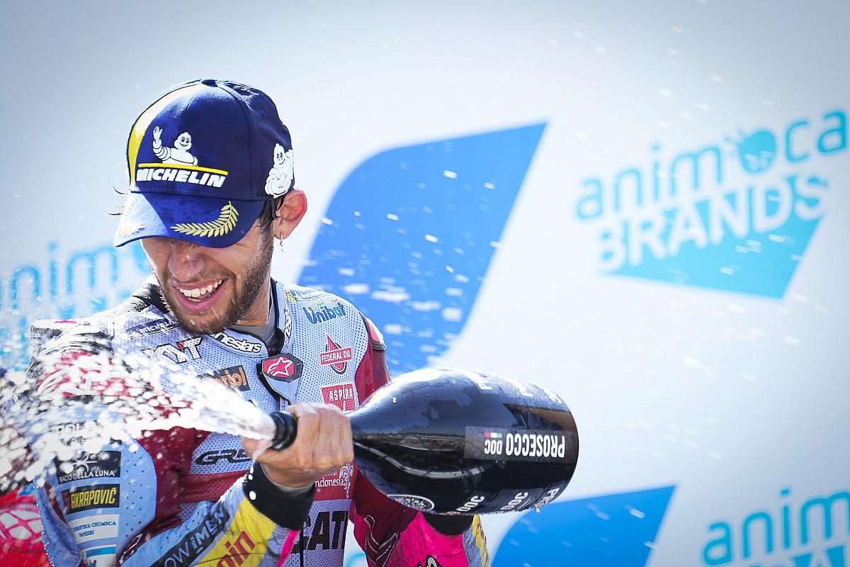 Enea Bastianini passe à MotoGP Victory après la bataille du dernier coup dans Alpinestars 1-2 terminer avec Pecco Bagnaia deuxième à Aragon, Espagne